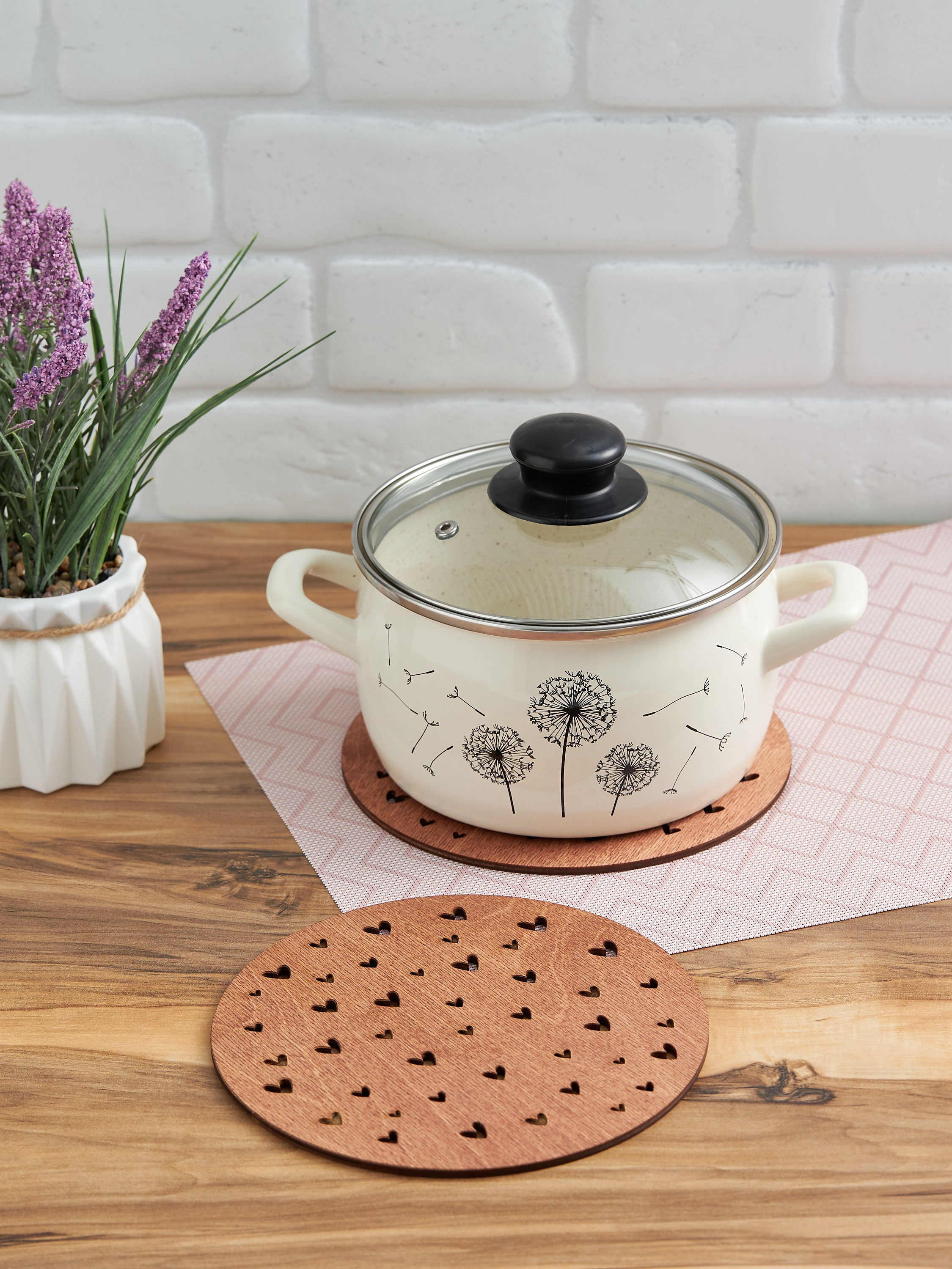 Фотосъемка деревянных подставок под горячее для маркетплейсов. Алексей Темнов — фотограф в Пятигорске