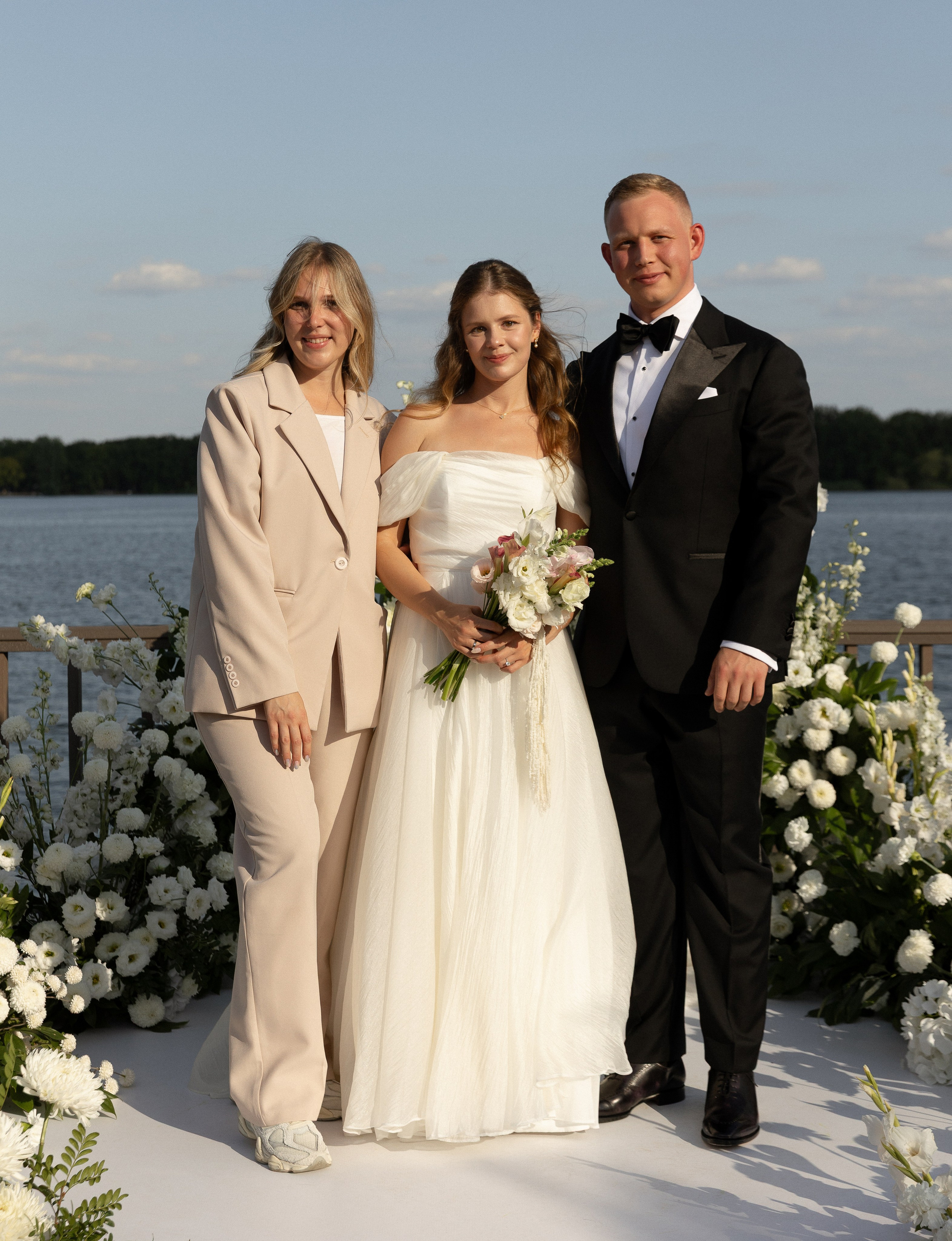 17|08|25. On Emotions агентство