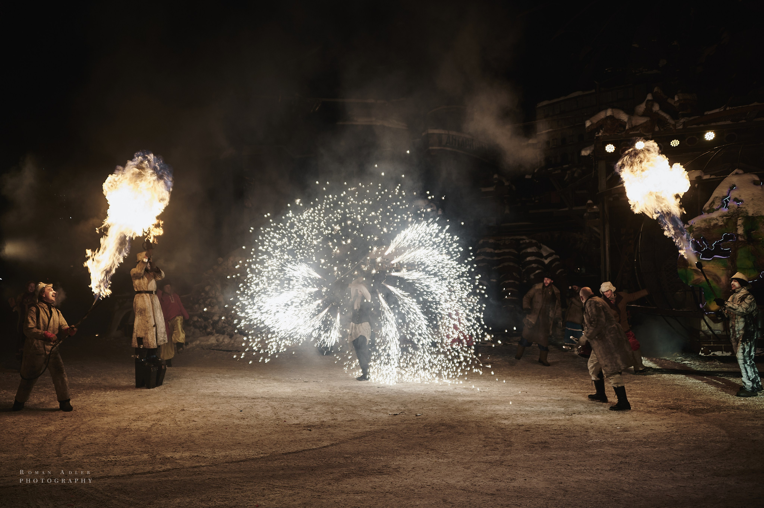 Новогодняя сказка от Ночных волков. Фотограф Роман Адлер