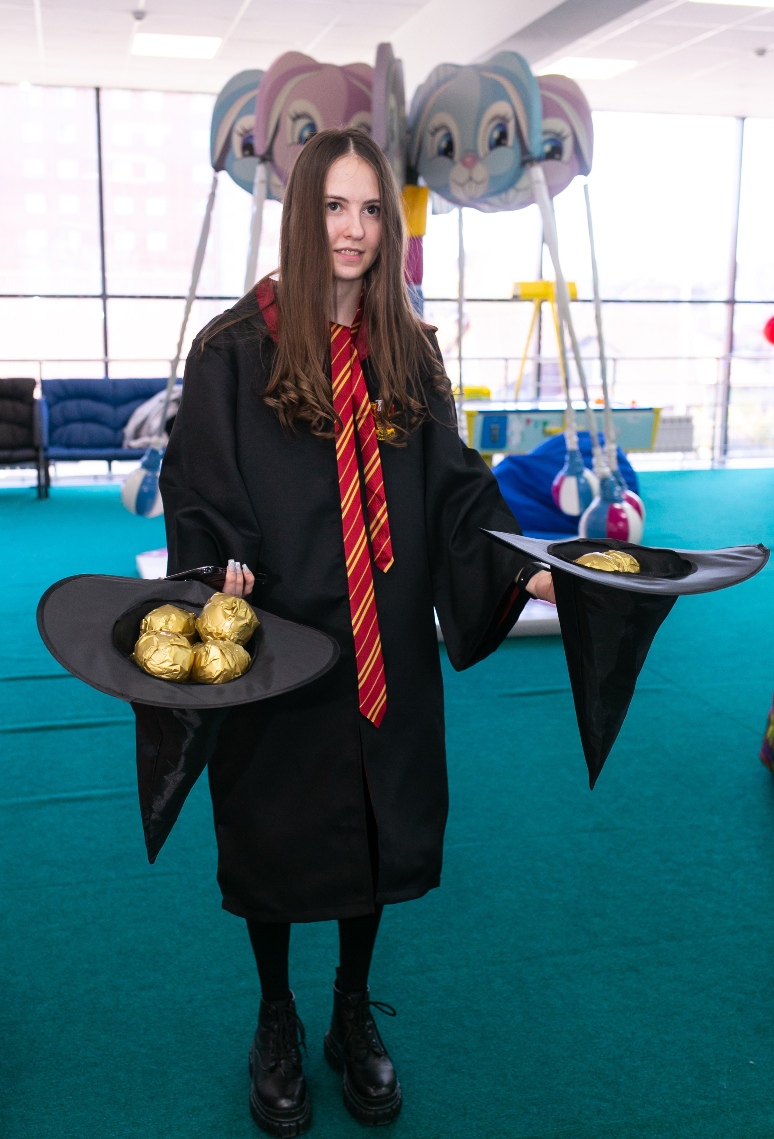 Белый кролик. Гарри Поттер. Фотограф новорожденных и семейный фотограф НСО г. Бердск Марина Львова