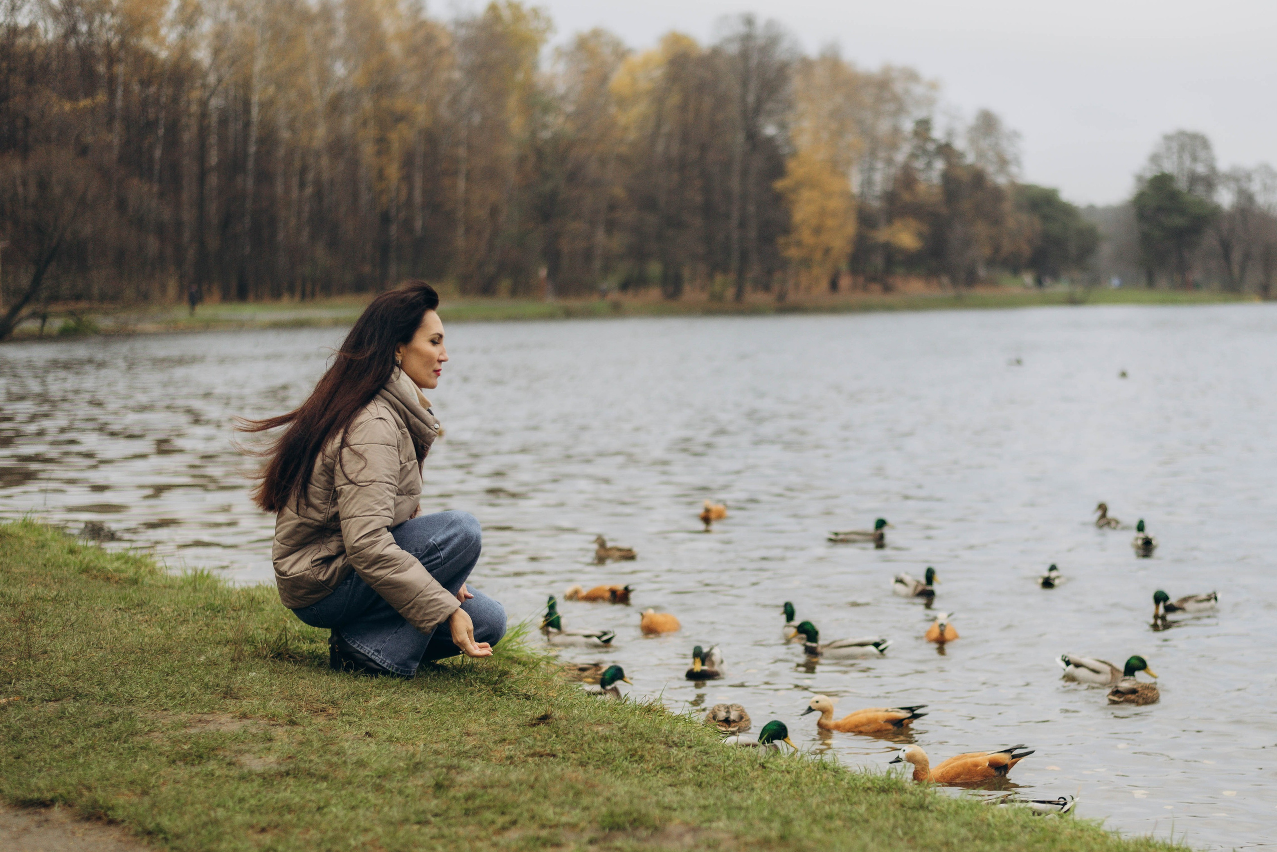 Прогулочная фотоссесия для девушки в парке. Семейный фотограф в Железнодорожном Масаева Елена