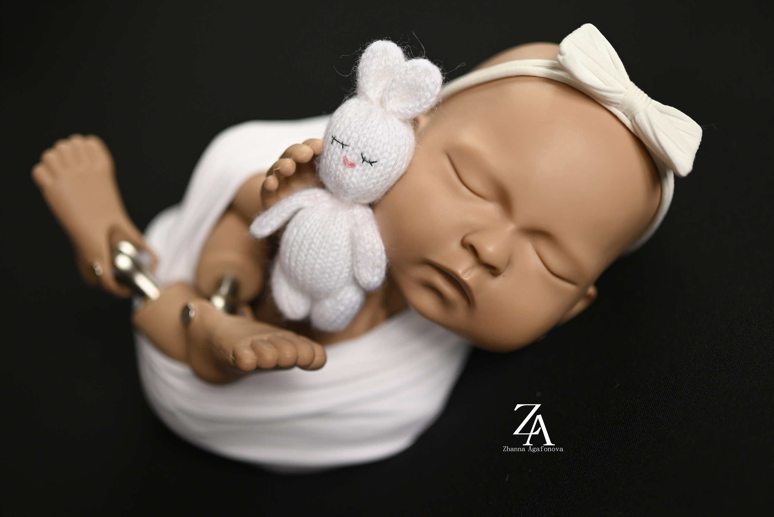 Образы на черном фоне. Newborn42.ru Фотограф новорожденных  г. Кемерово Агафонова Жанна