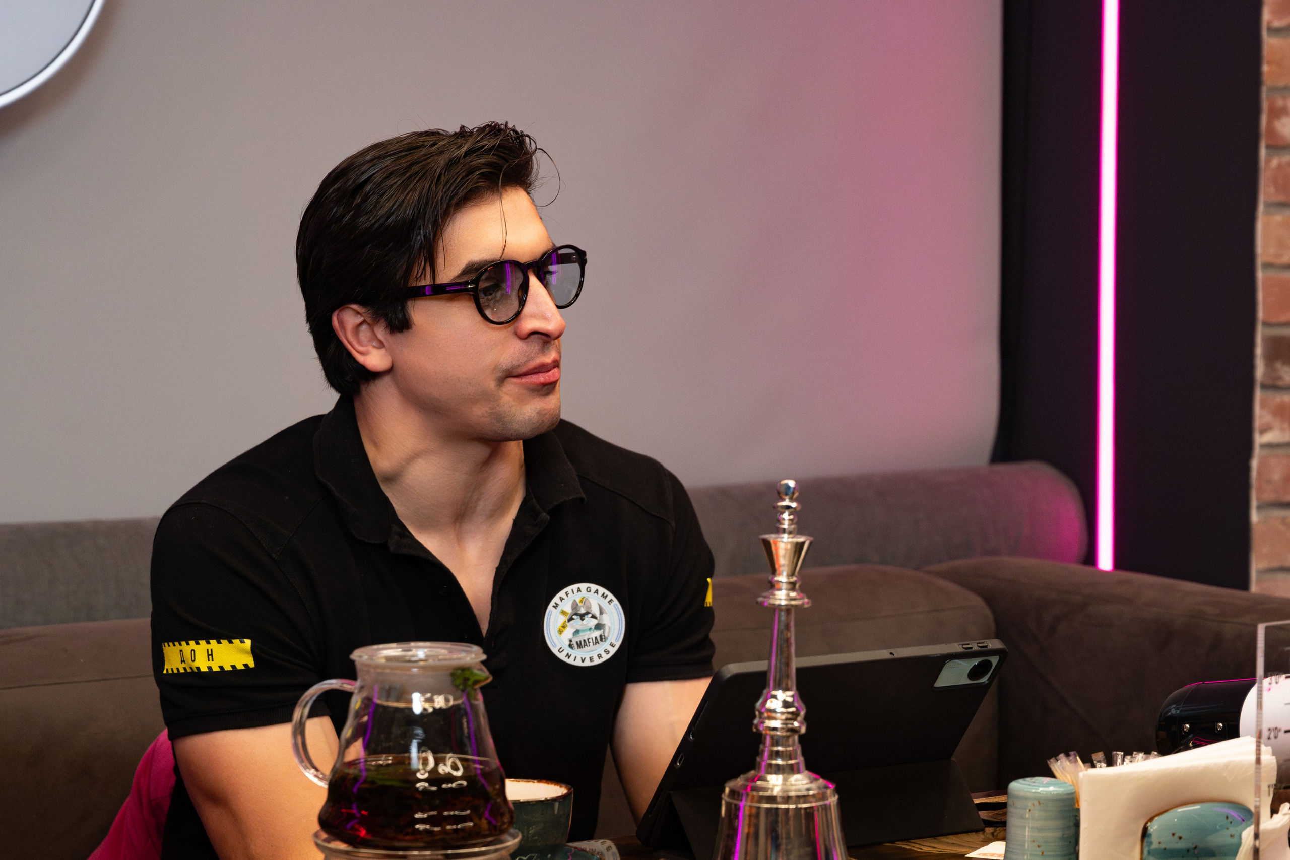 Репортаж на турнире по игре Мафия в «Мятном еноте». Фотограф мероприятий в Москве