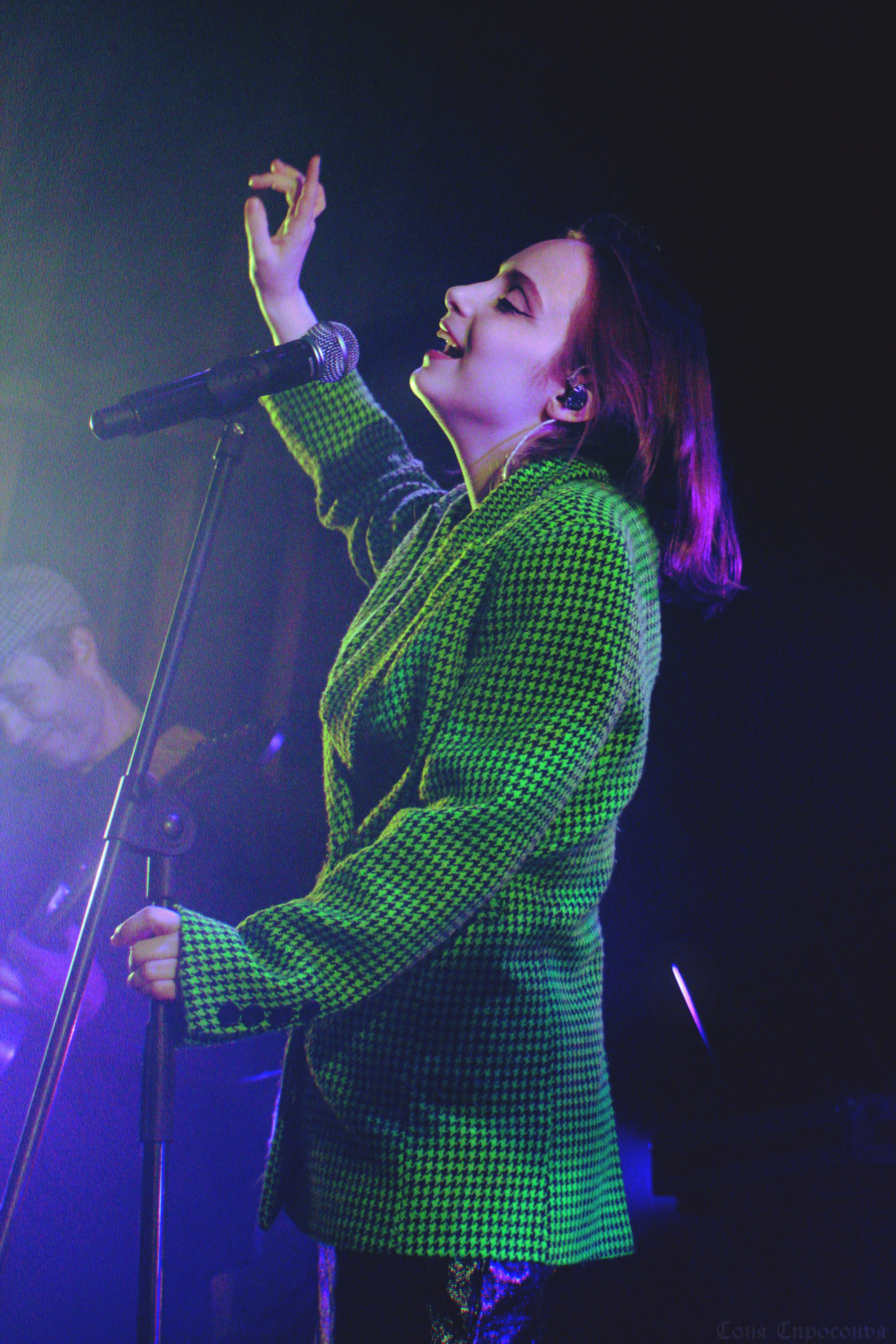 Синестетик 26.08.23. Концертный и портретный фотограф в Москве Соня Спросонья