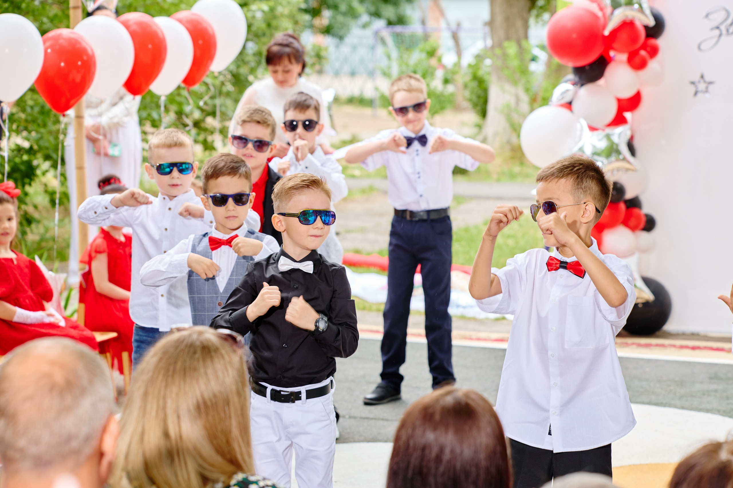 Выпускной 45 сад. Фотограф Выпускные альбомы Таганрог Сергей Коробченко