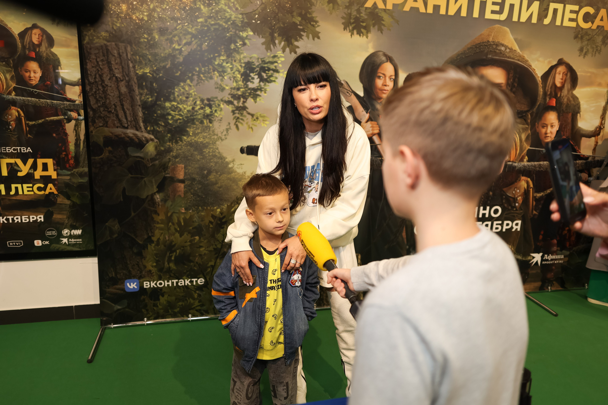 Школа «Останкино» на премьере Робин Гуд. Репортажный фотограф видеограф в Москве Ольга Плаксина