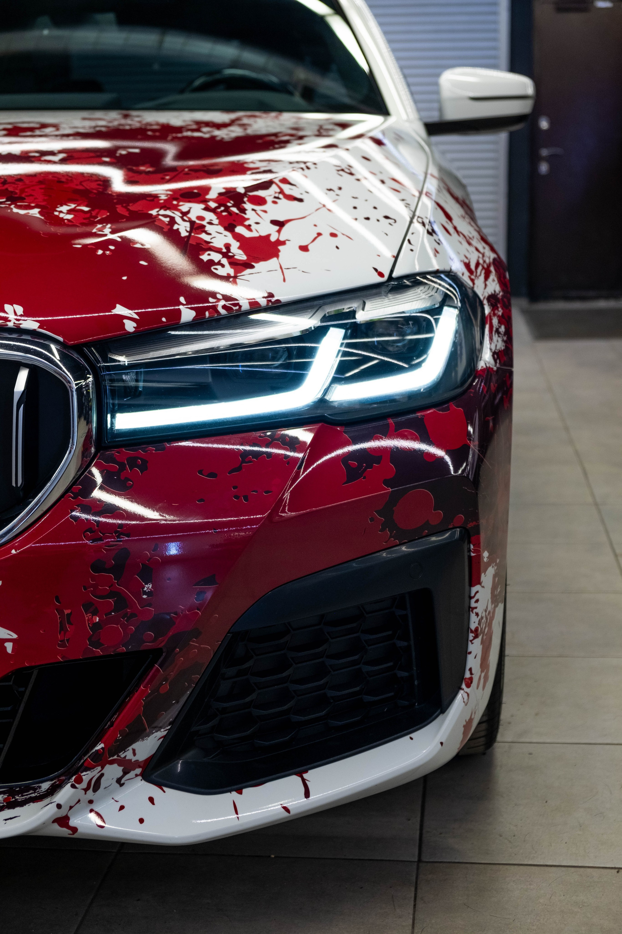 Винилография на BMW 5 G30. Студия дизайна и оклейки авто Barmaley Design