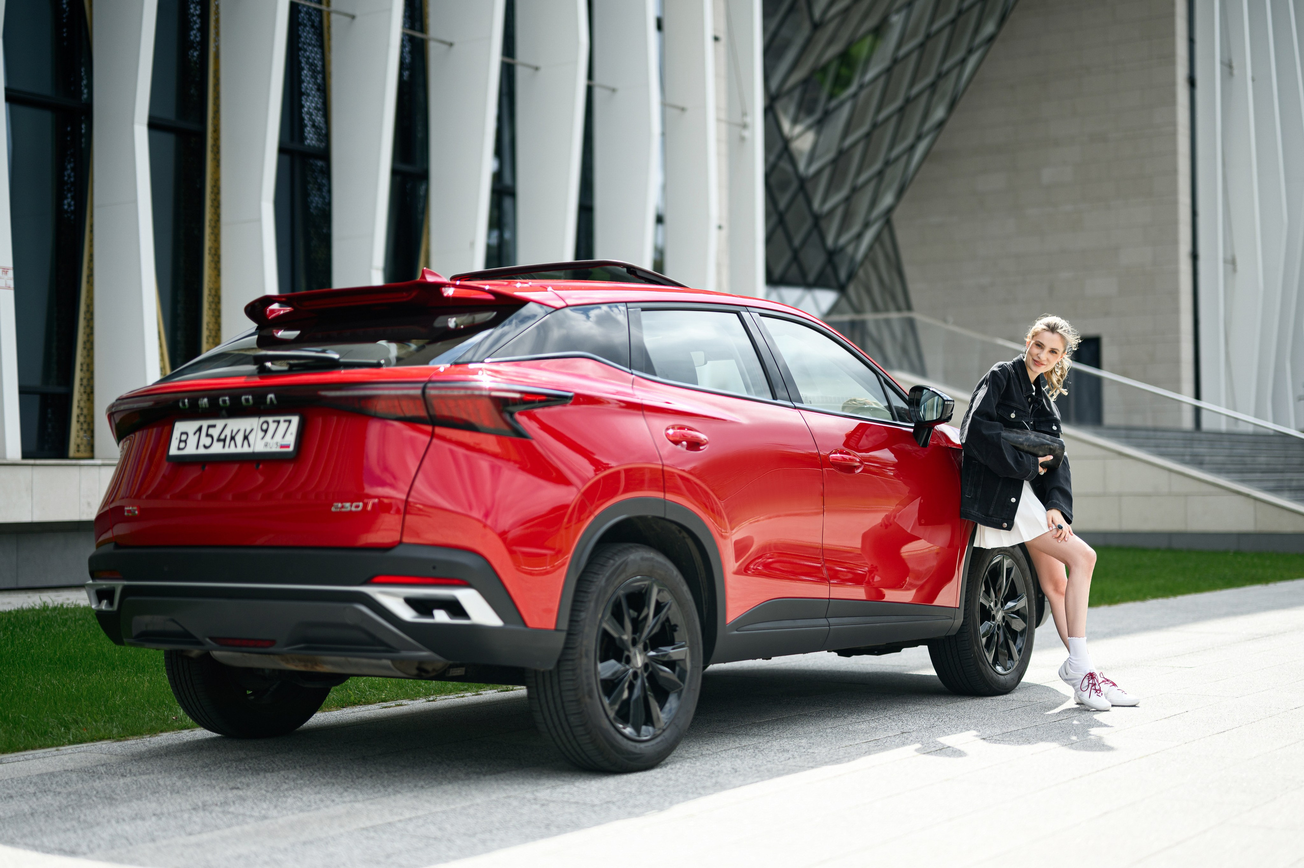 Съёмка автомобиля OMODA C5. Semerlina.ru