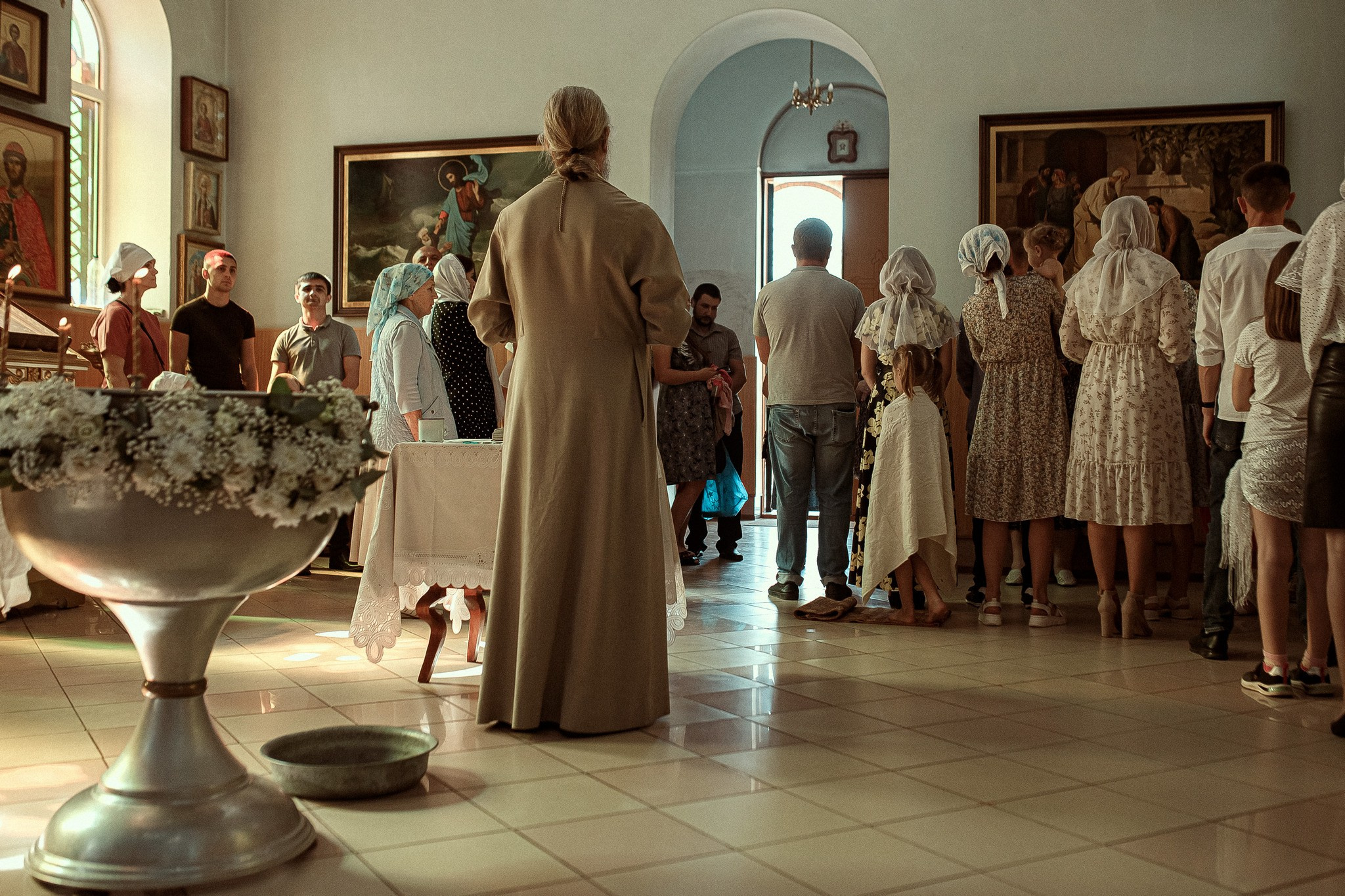 Таинство крещения Аглаи. Храм в п.Ахтырском. Детский семейный фотограф в Абинске