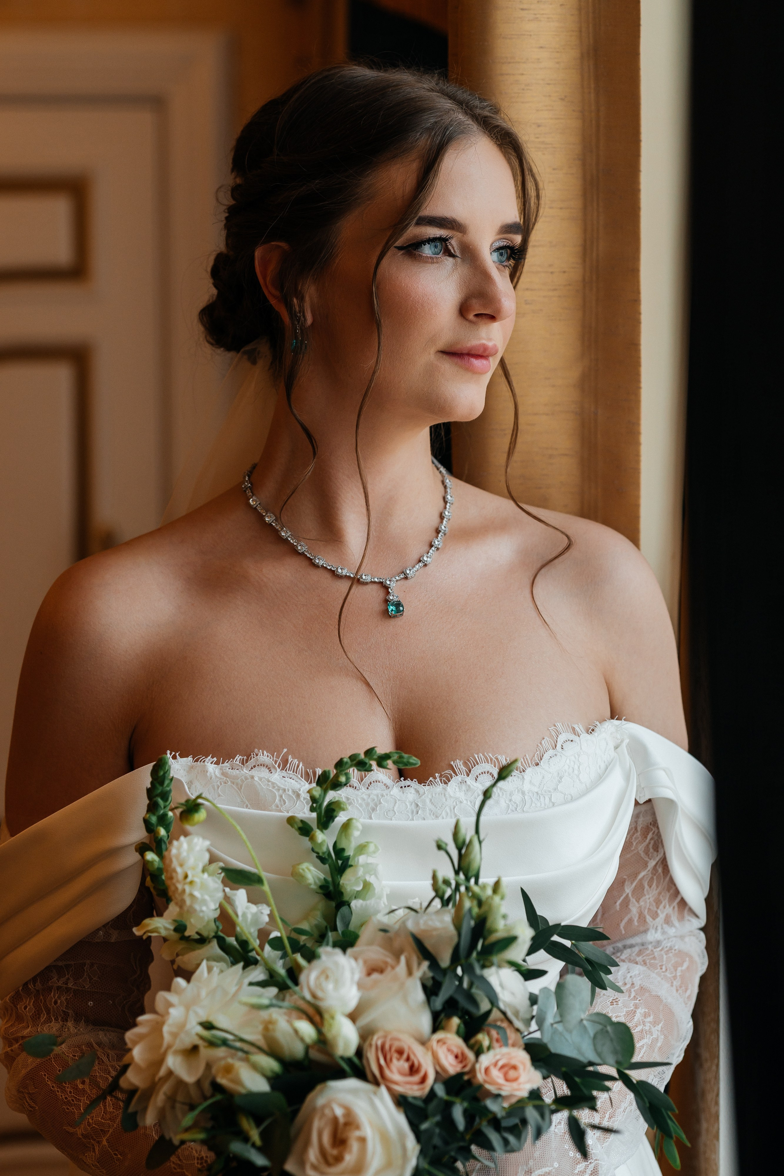 Свадебная прогулка на корабле. Олег Сверчков | Свадебный фотограф Вологда