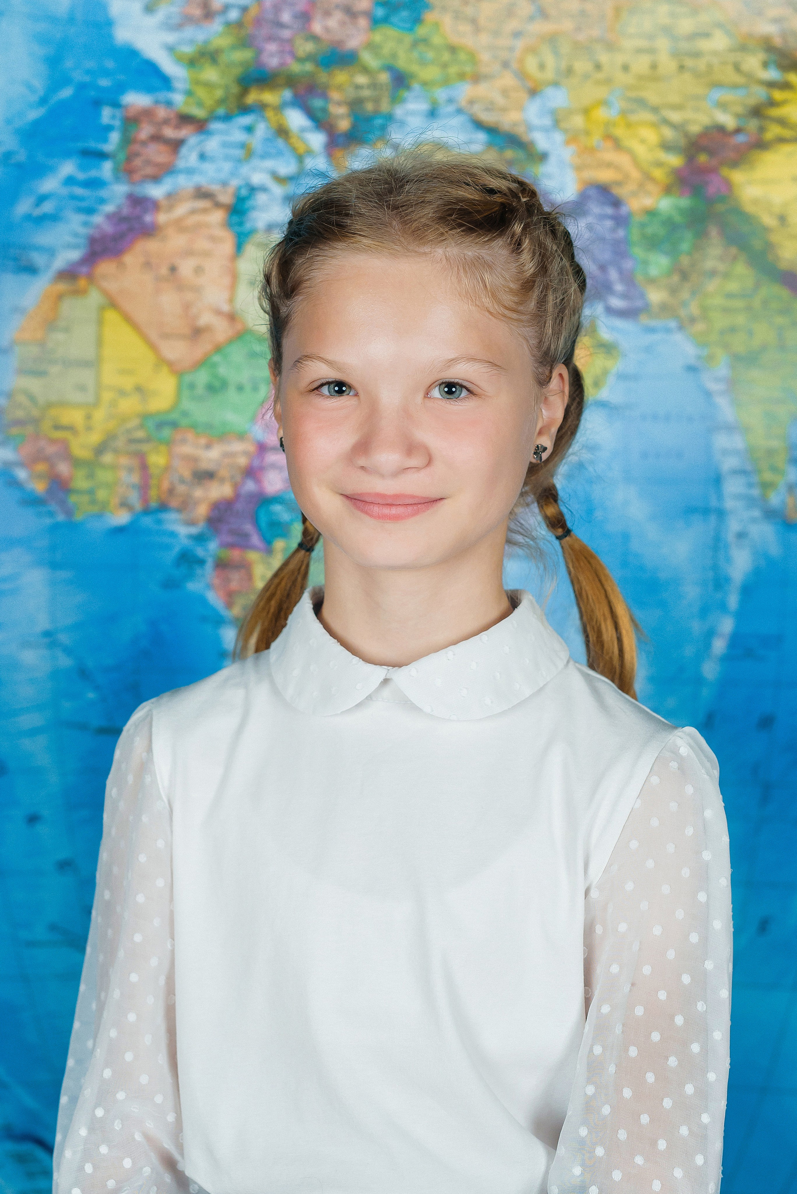 На фоне карты. Семейный фотограф в Барнауле