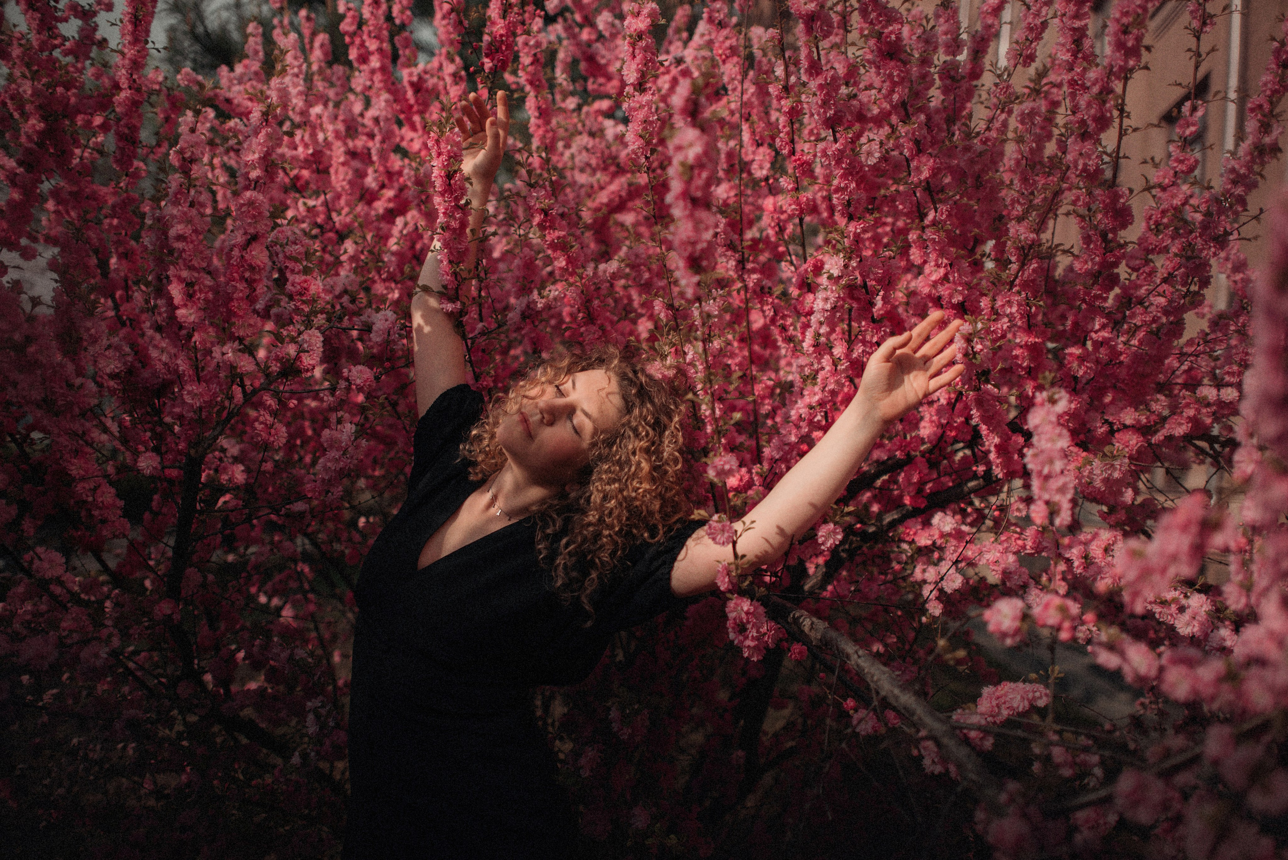 Рассвет в городе: Ира и парсон Гром. Портфолио