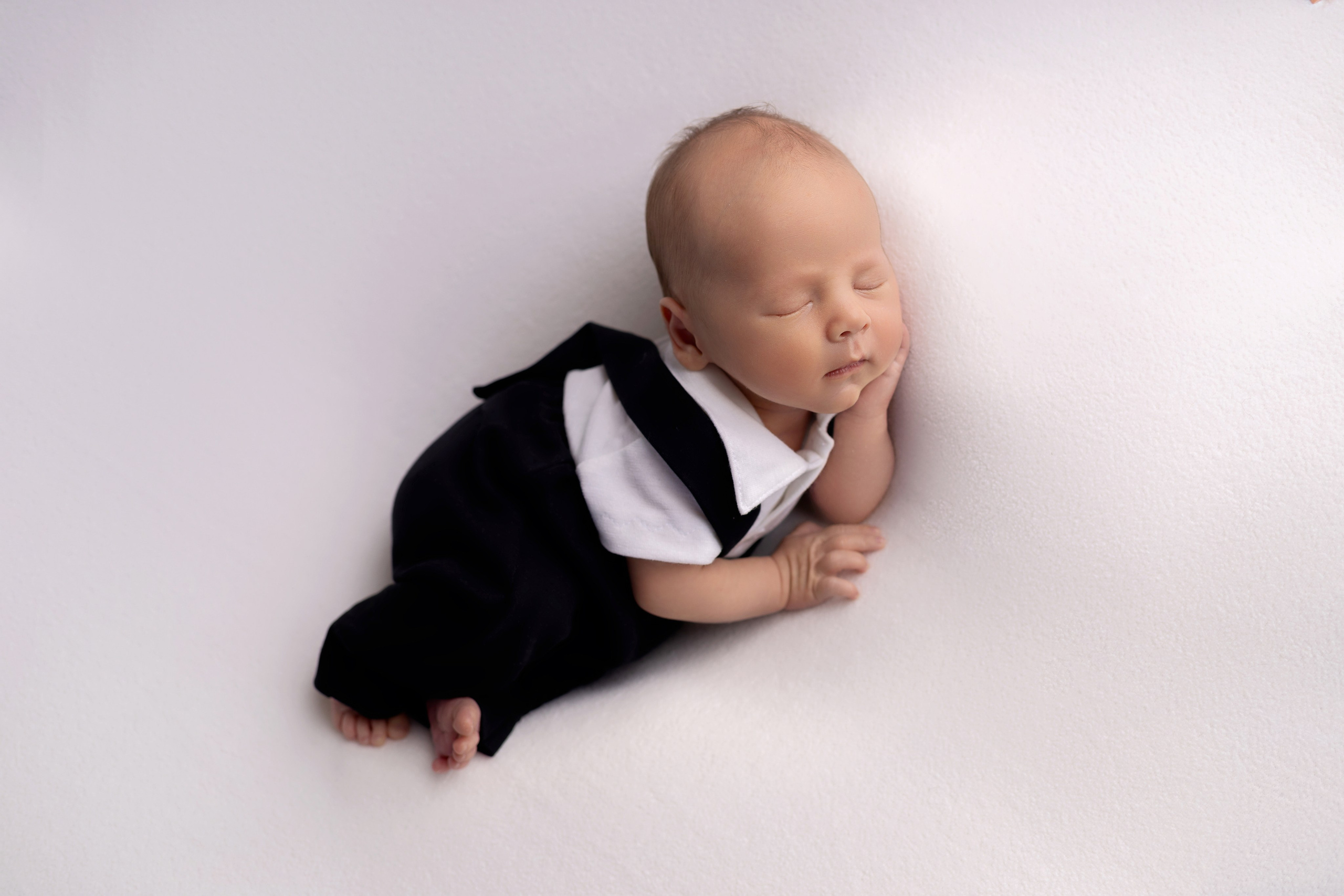 Классическая фотосессия малыша. Фотограф новорожденных малышей в Омске и Омской области Эльвира Камаева