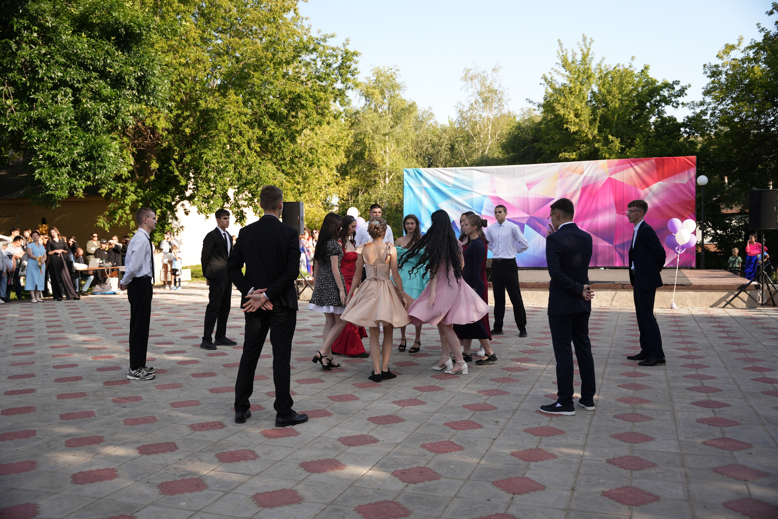 Выпускной в парке. Ольга Плаксина фотограф в Саратове
