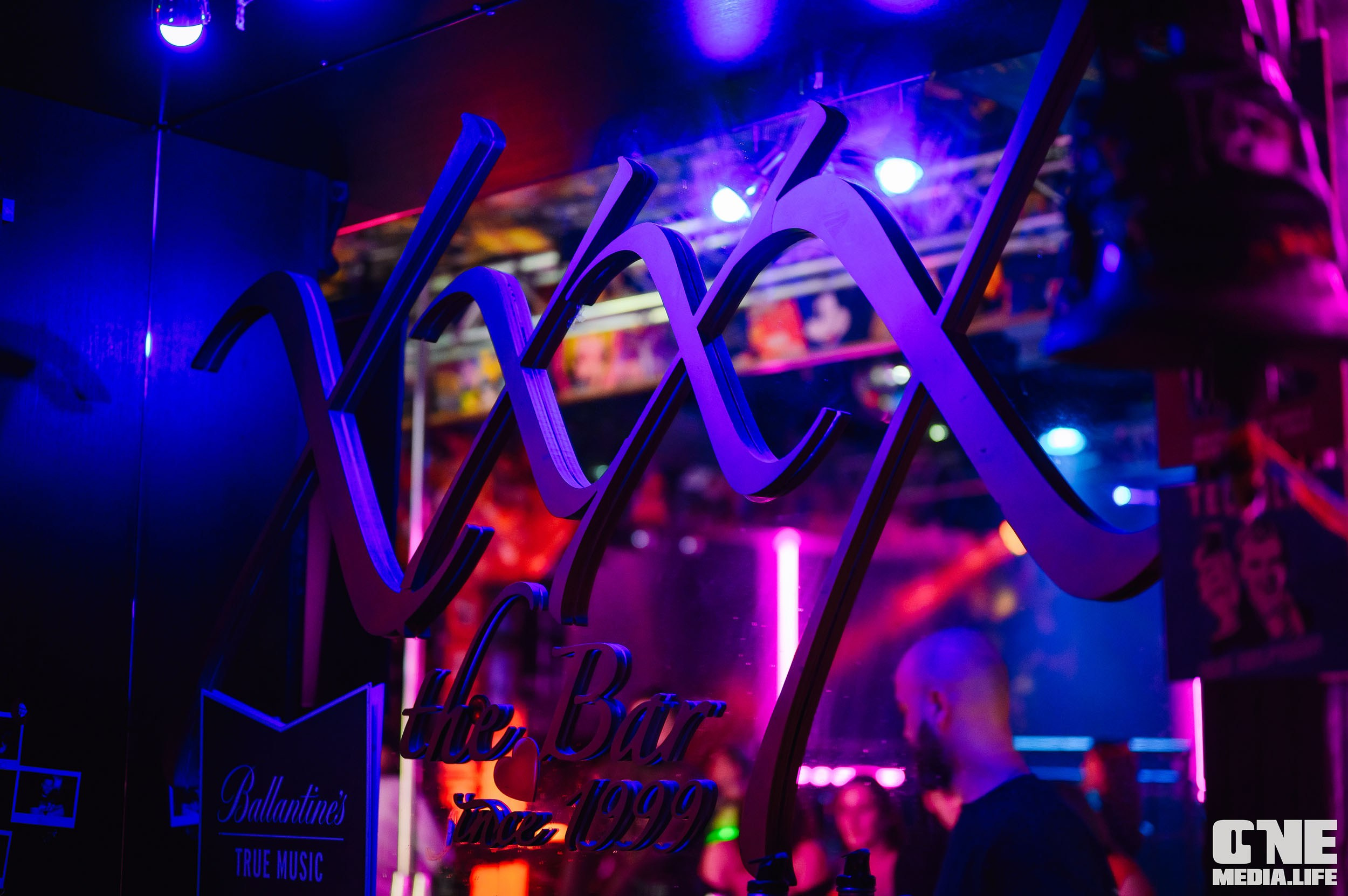 Фоторепортаж из бара XxxX. One Media Life: фоторепортажи, фотоотчеты с мероприятий и заведений