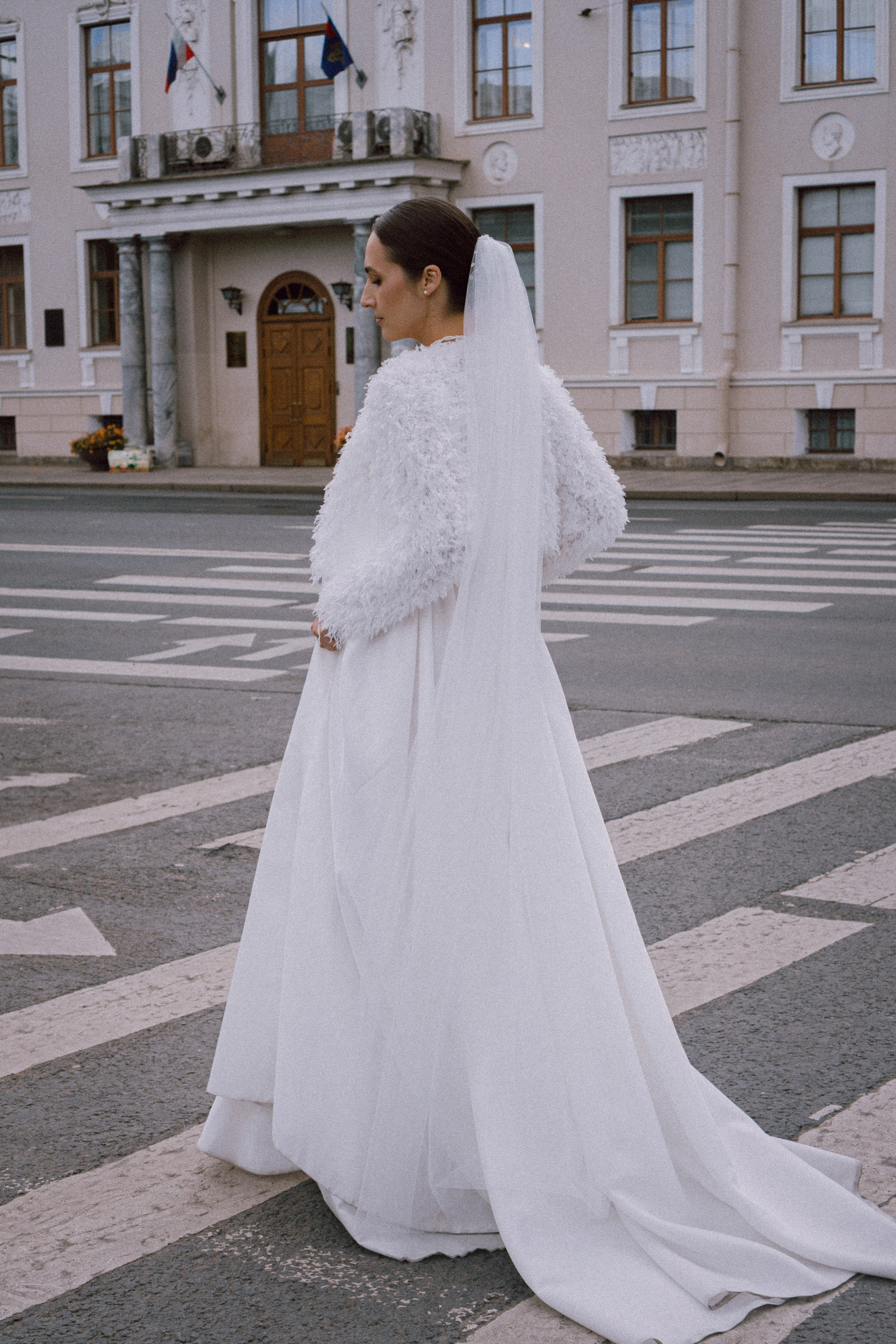 СВАДЕБНАЯ ПРОГУЛКА В САНТК-ПЕТЕРБУРГЕ (ИСАКИЕВСКИЙ СОБОР, ЗИМНЯЯ КАНАВКА, ЭРМИТАЖ И БОЛЬШАЯ МОРСКАЯ УЛИЦА). Профессиональный фотограф, Санкт-Петербург — Виктория Богомолова