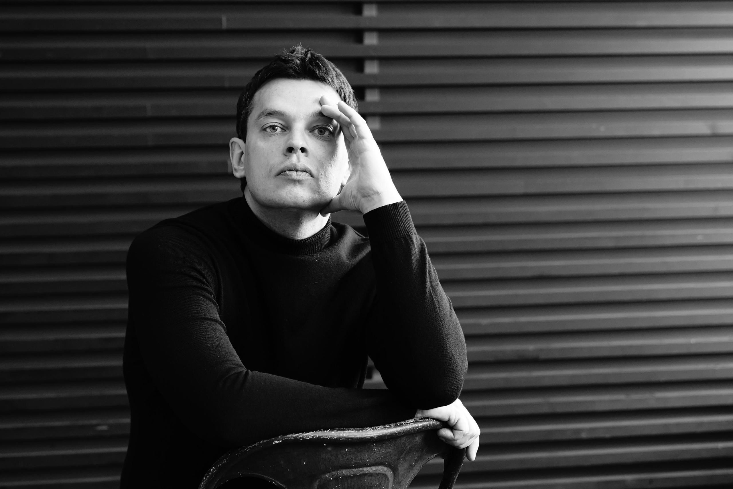 фотограф ростов-на-дону москва санкт-петербург краснодар сочи снимок классика эстетика монохром красивая девушка естесственное позирование идеи чб вдохновение 2022 2023 фототерапия фотосессия съёмка черно белая фотография онлайн сделать фотографию чб фото цветов девушек black and white беременных в студии в рубашке цены рнд спб питер мск минимализм стиль без ретуши сайт знакомств без фильтров тинденр трибунская мужской портрет аватарка бизнес-портрет