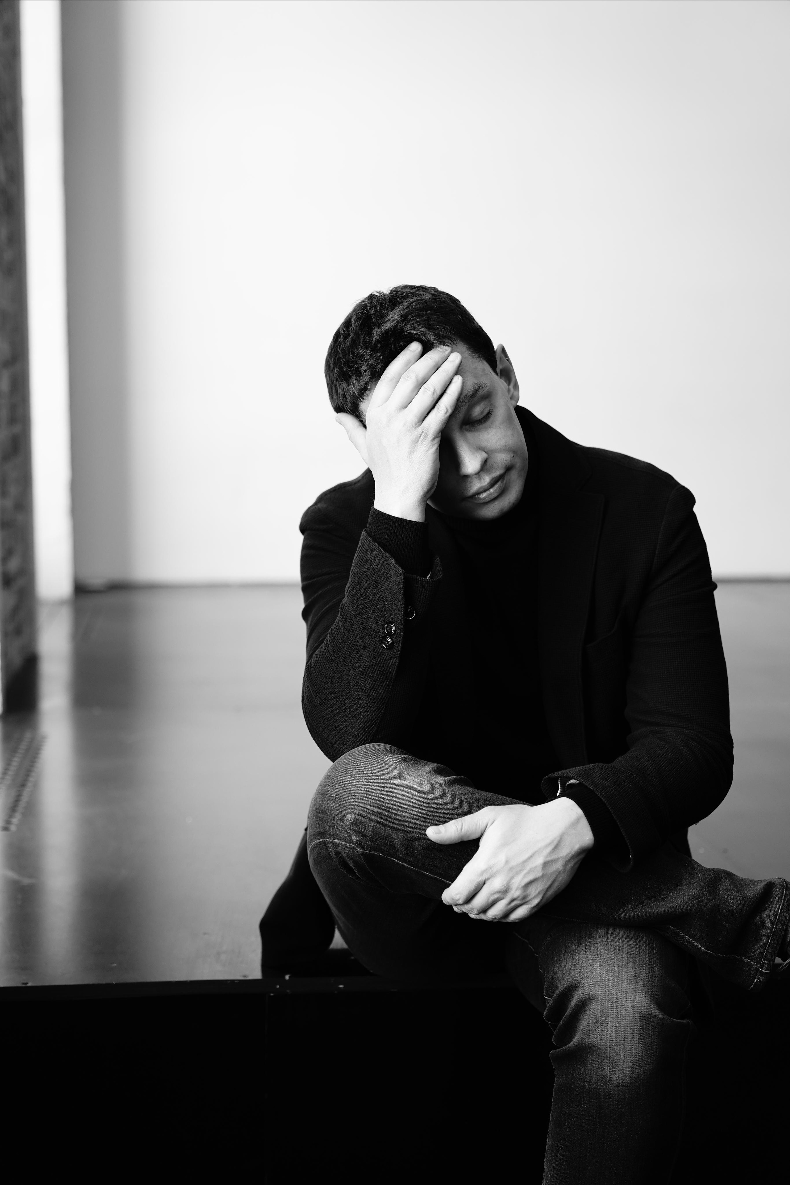 фотограф ростов-на-дону москва санкт-петербург краснодар сочи снимок классика эстетика монохром красивая девушка естесственное позирование идеи чб вдохновение 2022 2023 фототерапия фотосессия съёмка черно белая фотография онлайн сделать фотографию чб фото цветов девушек black and white беременных в студии в рубашке цены рнд спб питер мск минимализм стиль без ретуши сайт знакомств без фильтров тинденр трибунская мужской портрет аватарка бизнес-портрет