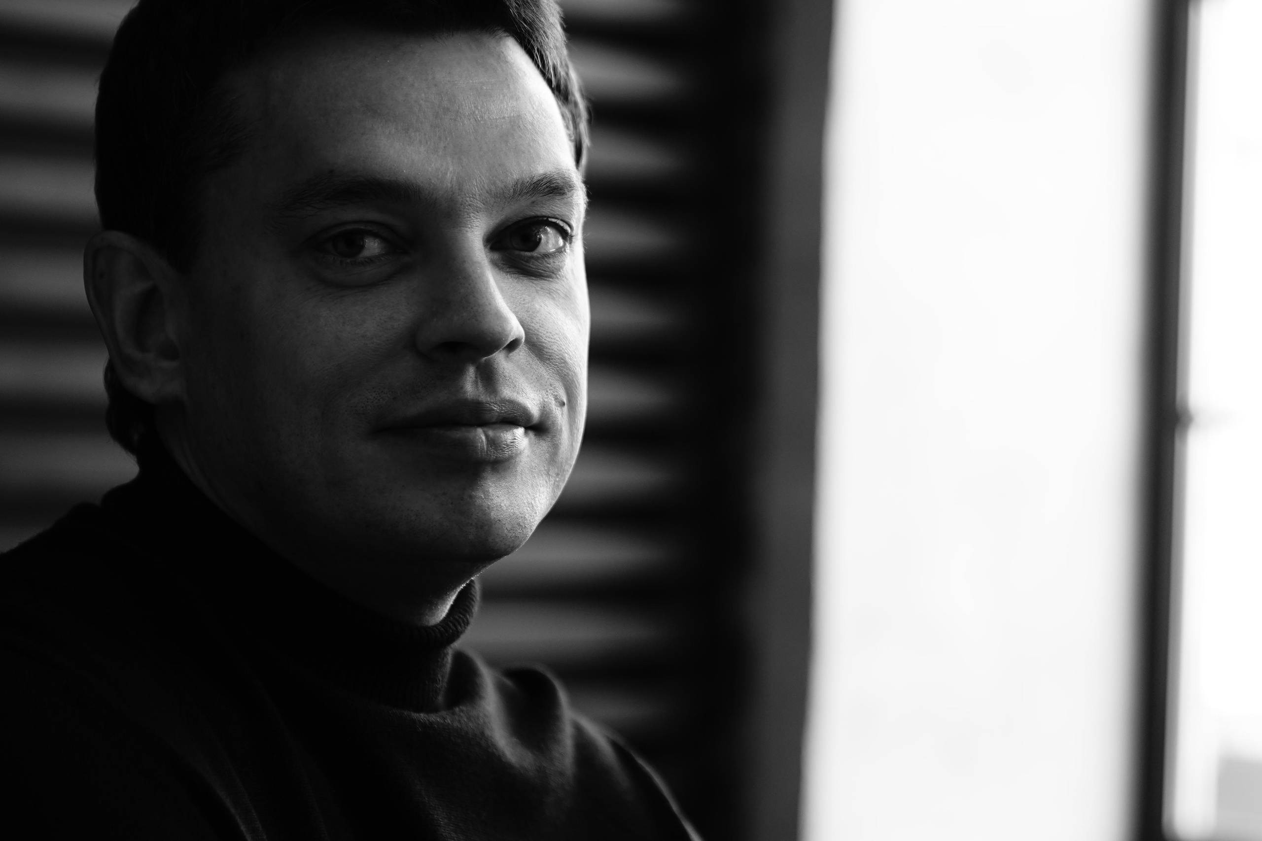 фотограф ростов-на-дону москва санкт-петербург краснодар сочи снимок классика эстетика монохром красивая девушка естесственное позирование идеи чб вдохновение 2022 2023 фототерапия фотосессия съёмка черно белая фотография онлайн сделать фотографию чб фото цветов девушек black and white беременных в студии в рубашке цены рнд спб питер мск минимализм стиль без ретуши сайт знакомств без фильтров тинденр трибунская мужской портрет аватарка бизнес-портрет