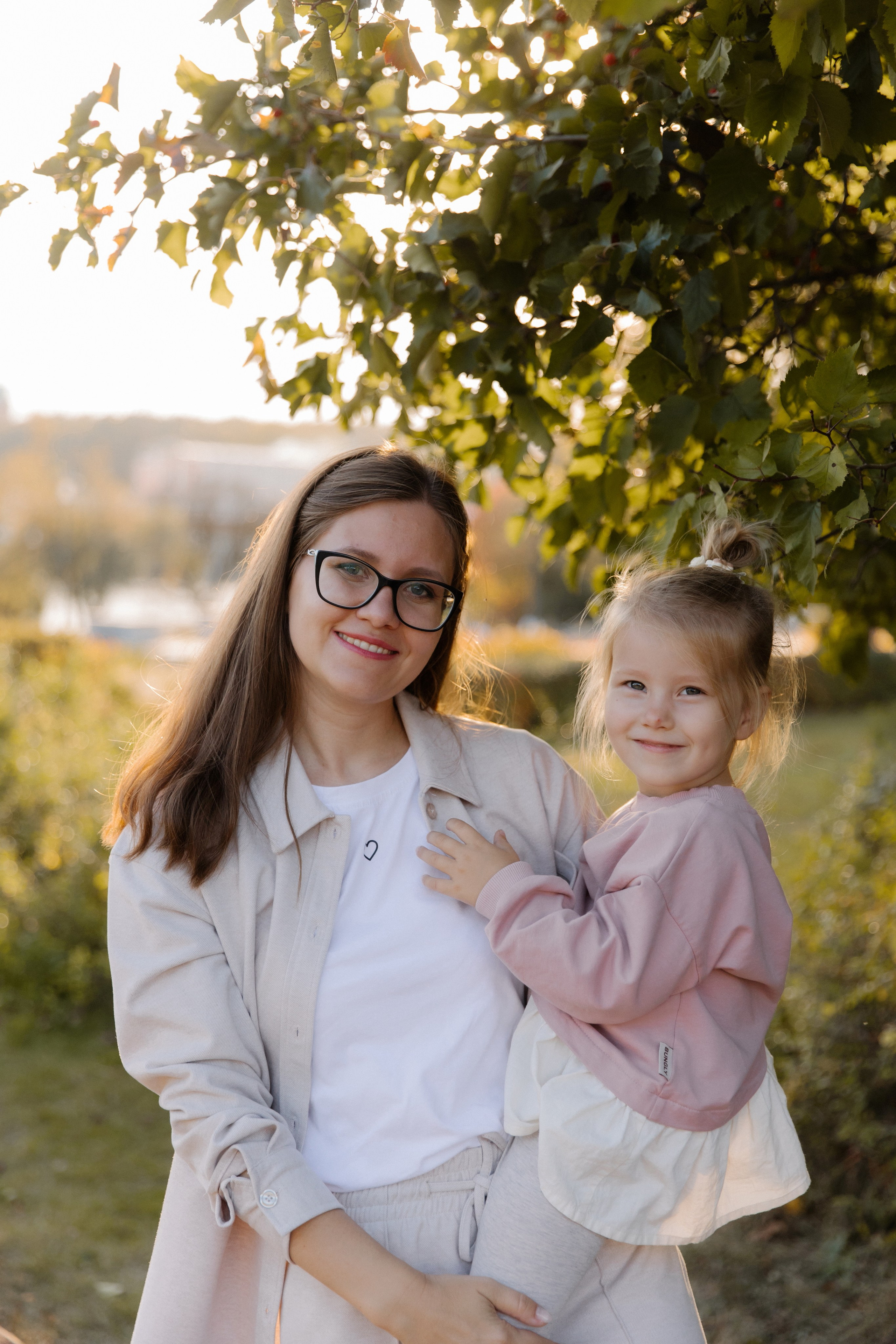 Прогулка Василисы с родителями, дядей и тетей. Семейный и свадебный фотограф в Москве и Зеленограде Пилипенко Юлия
