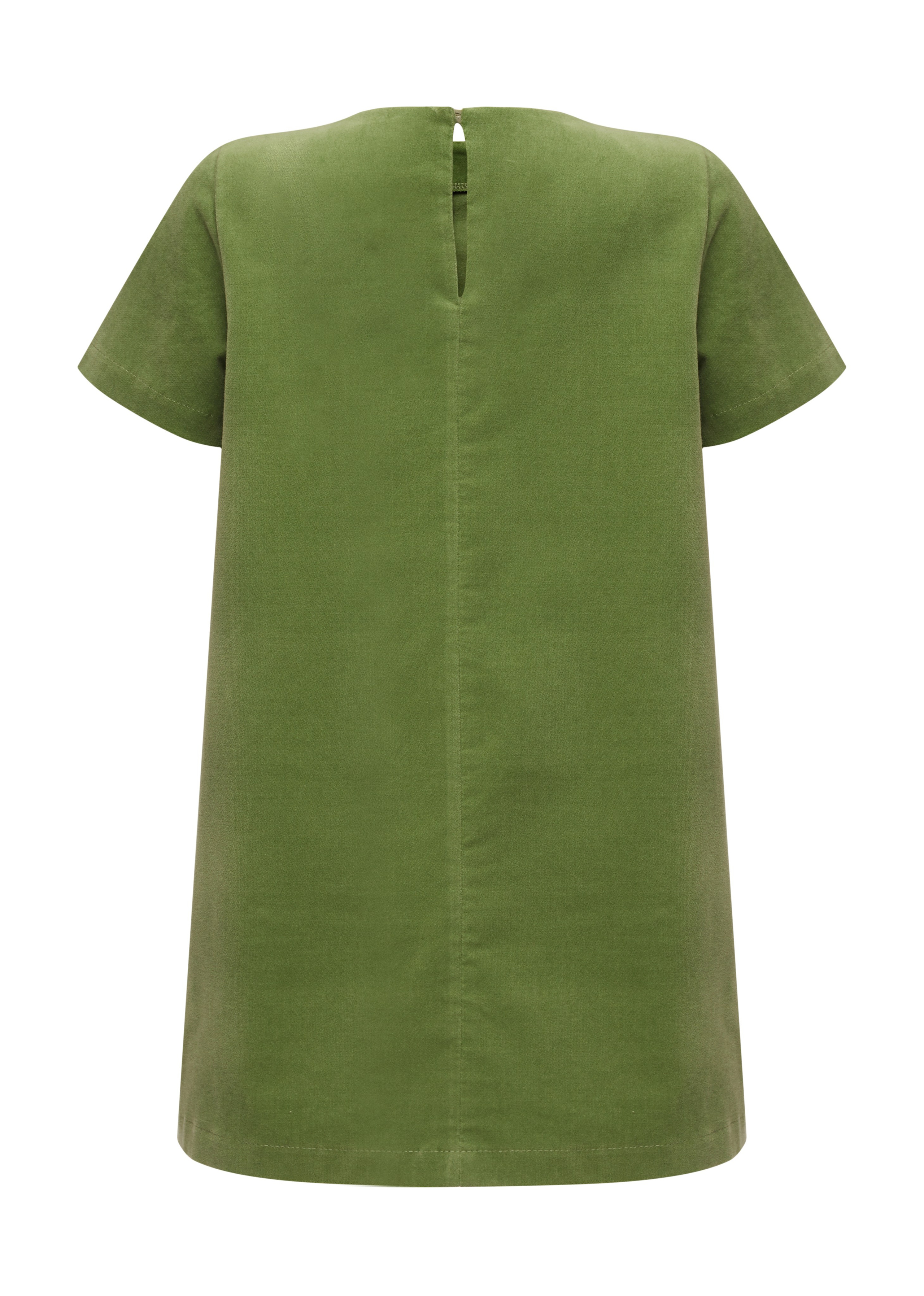 «Профессиональная каталожная фотосъемка детской одежды на манекене с акцентом на детали»