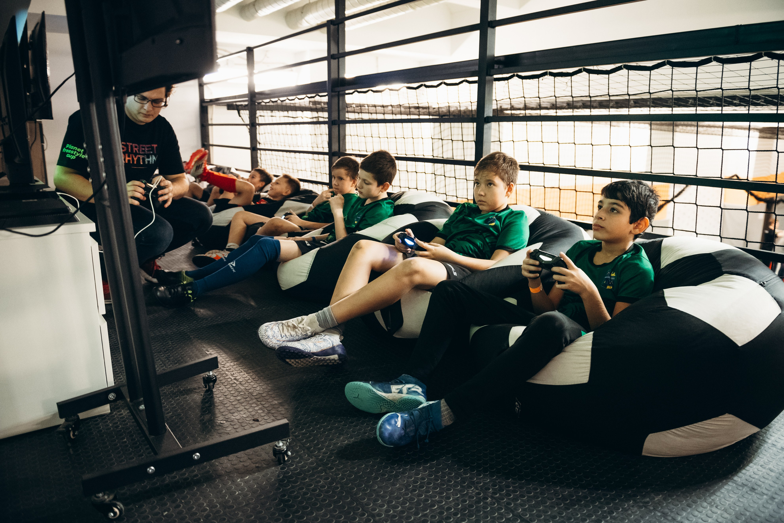 Турнир по футбольному фристайлу, панне и теннисболу