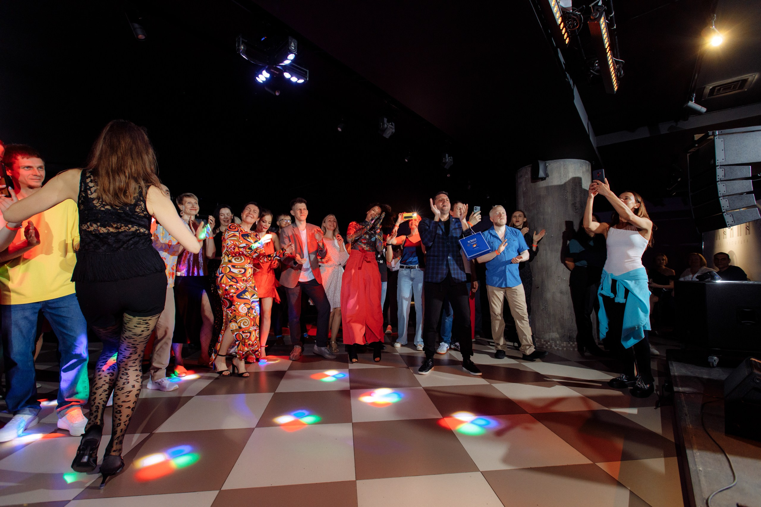 ISALSА. Вечеринка в школе танцев. Свадебный фотограф в Ярославле Анастасия Архипова