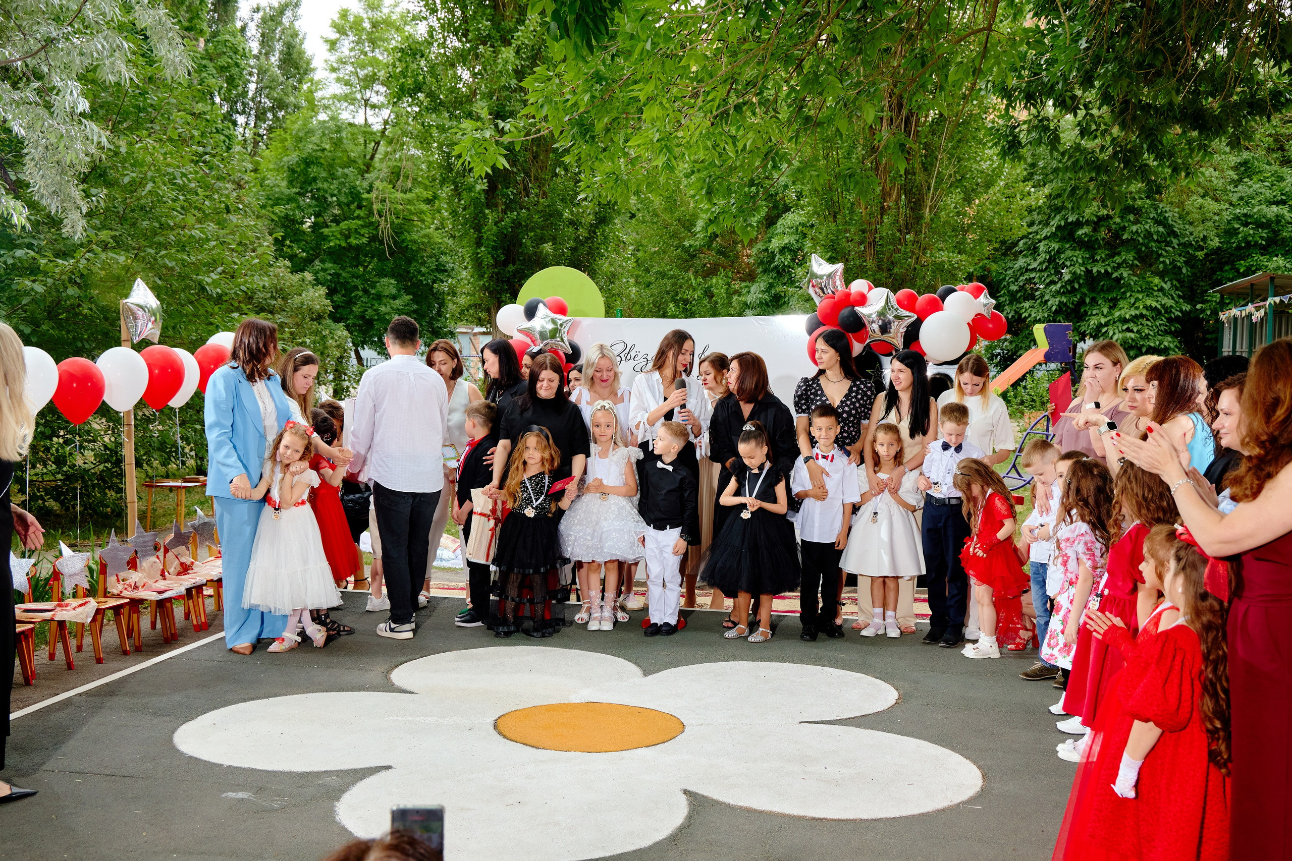 Выпускной 45 сад. Фотограф Выпускные альбомы Таганрог Сергей Коробченко