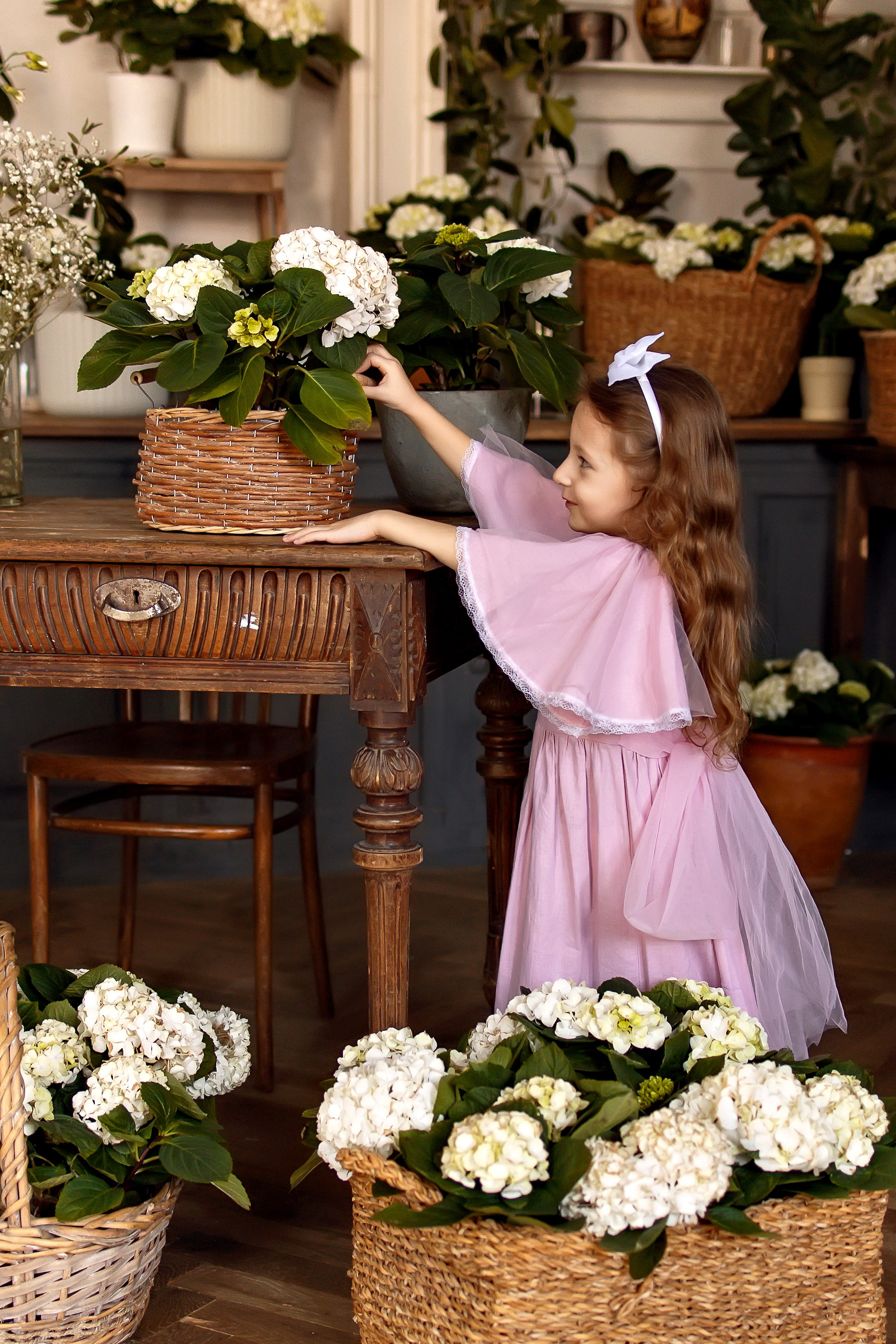 Мия в гортензиях. Семейный и детский фотограф Оля в Тюмени