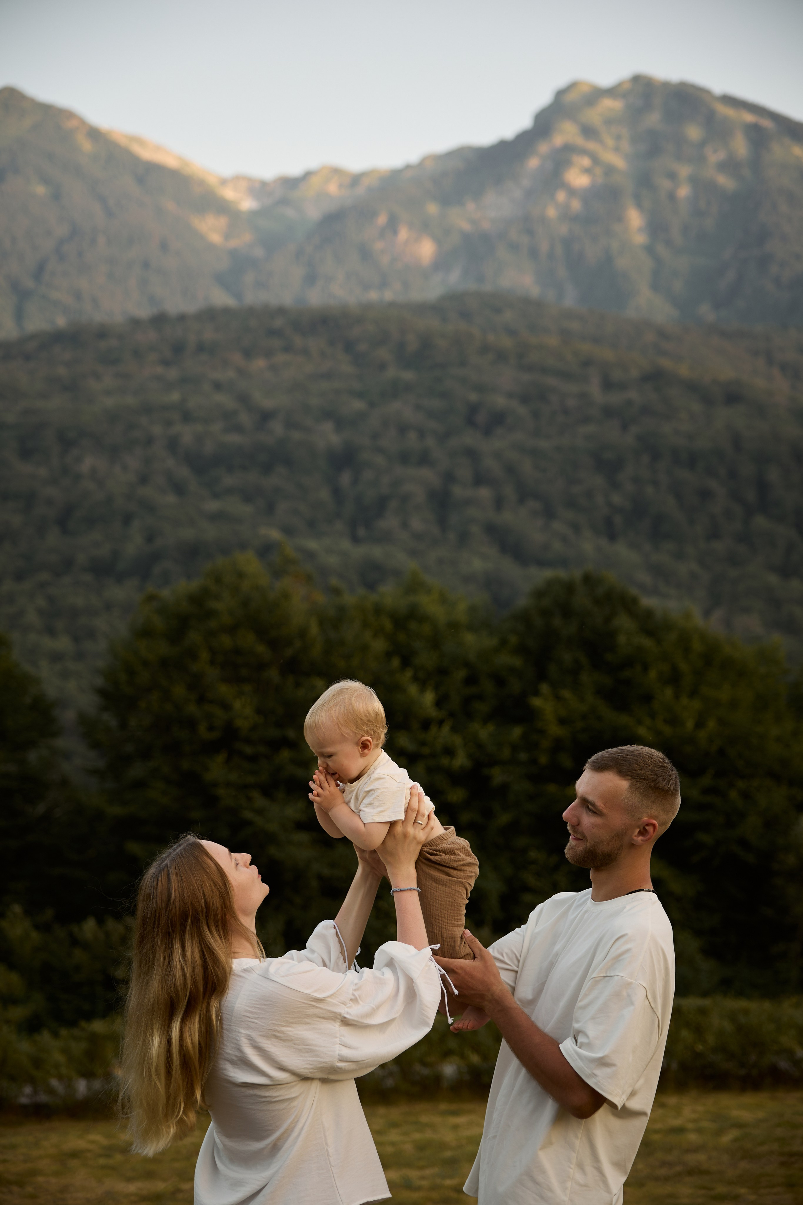 Иван, Ксения и Макар июль 2024. Свадебный и семейный фотограф в Сочи и Краснодарском крае Анна Шмелёва