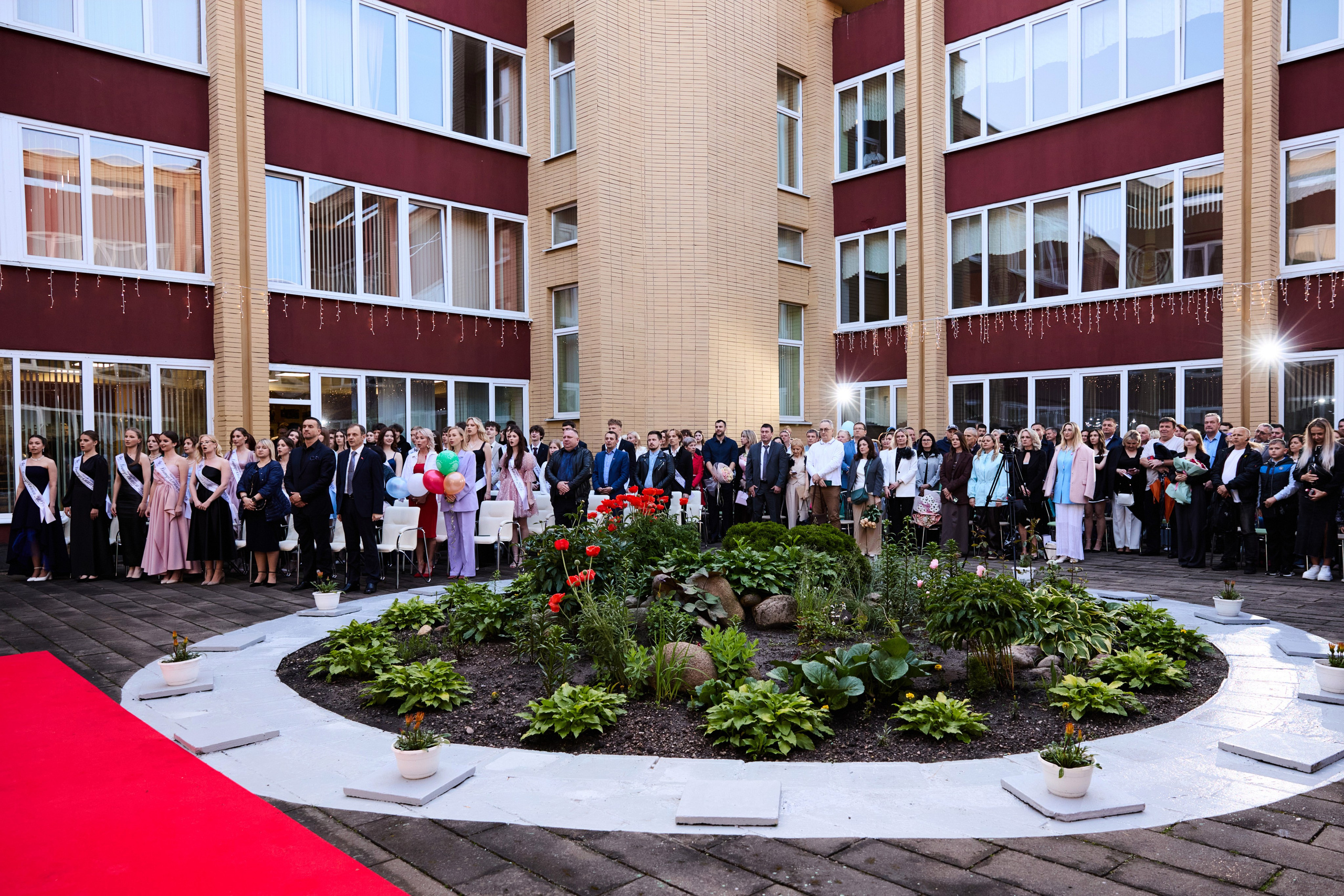 Выпускной 11 класс. Свадебная, репортажная фотосъемка и видеосъемка в Минске. Илья и Юлия Ширмановы. Фотограф | Видеограф | Минск