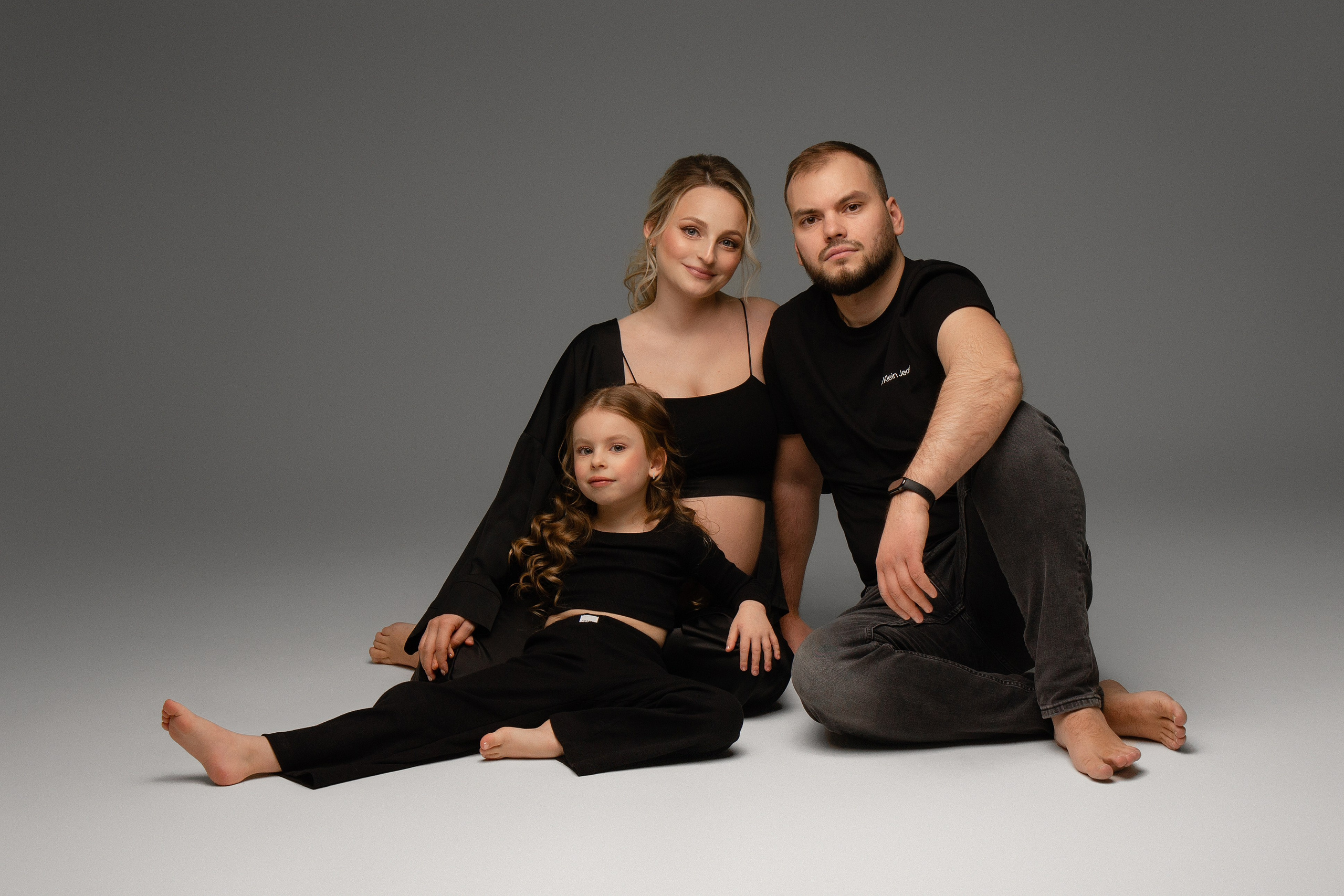 Екатерина с семьёй. Фотограф беременности в Екатеринбурге Илона Филатьева