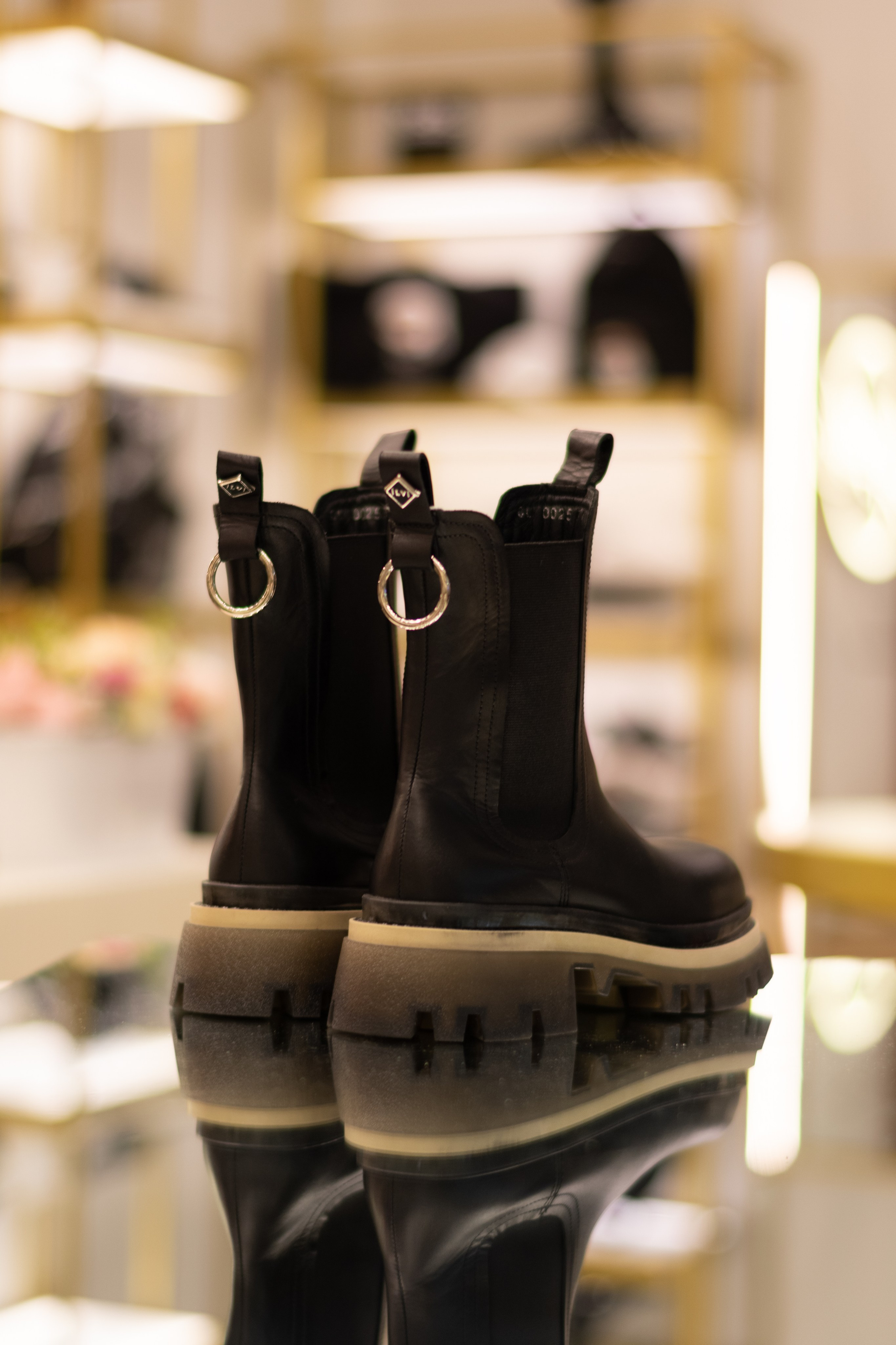 Для организаций. Предметная фотосессия для обувного магазина Capsula. Фотограф/видеограф Богдан Голованов