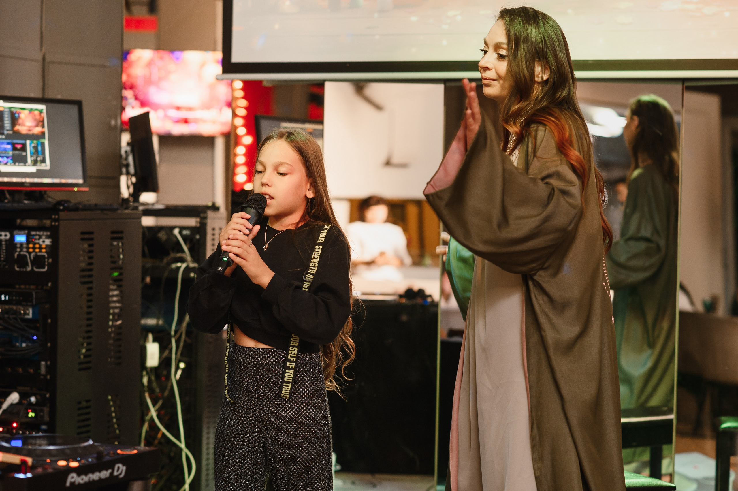 День рождения в формате выступления. Wedding and family photographer USA