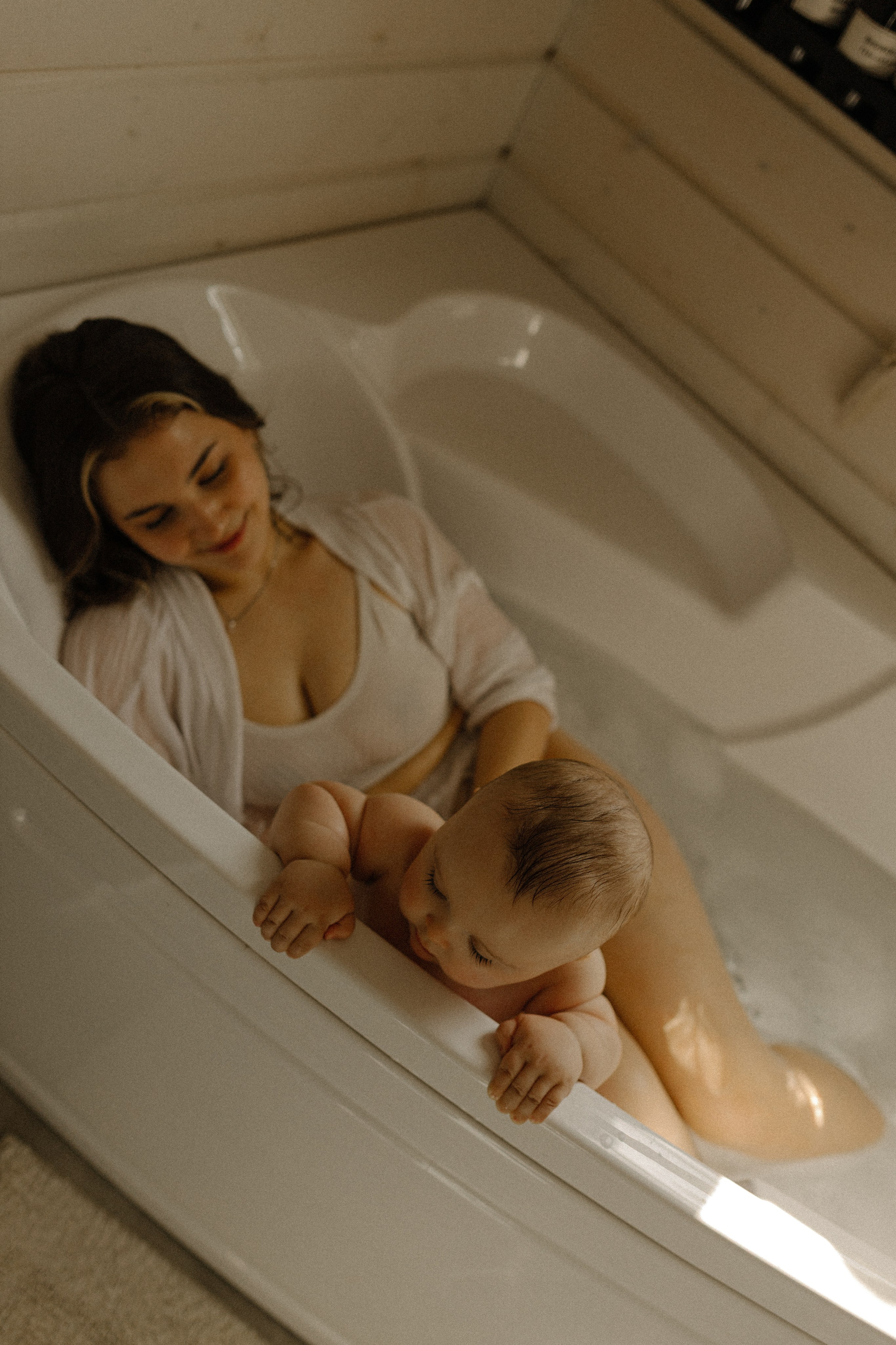 Яна и Тимофей. Домашняя съёмка. Семейный фотограф Тихвин, Санкт-Петербург и ЛО