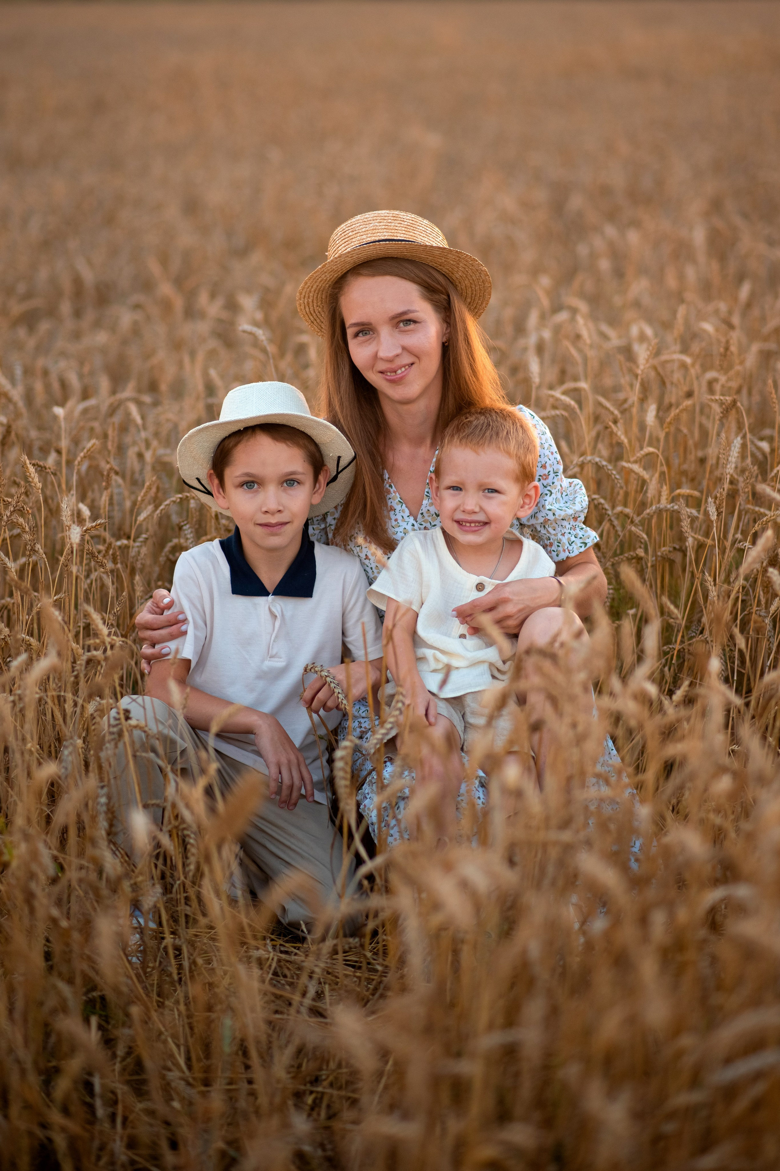 Семейная фотосессия в пшеничном поле. Семейный и детский фотограф в Туле Светлана Воронкова