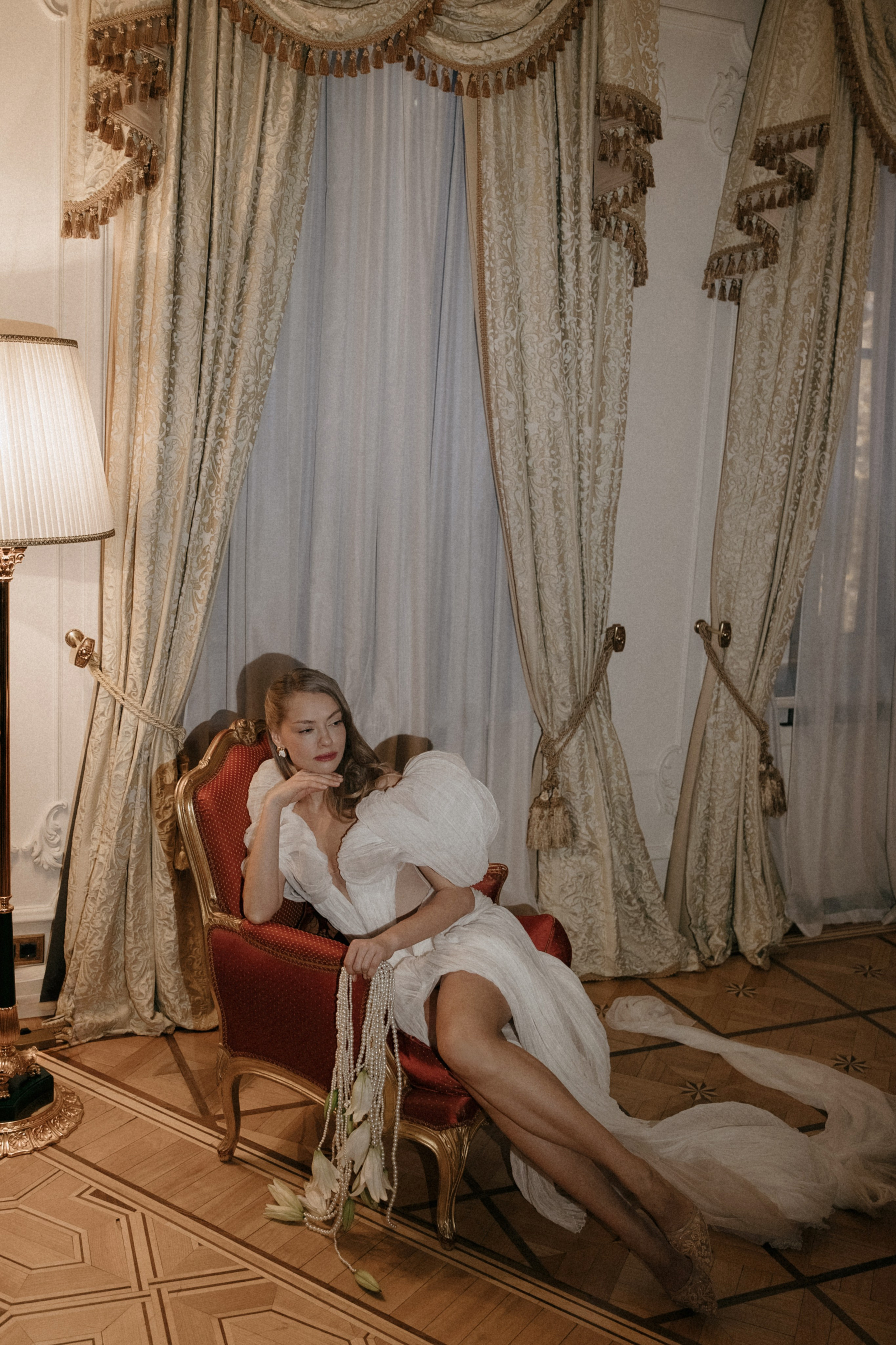 Свадебная фотосъемка в отеле Савой. Свадебный фотограф Москва