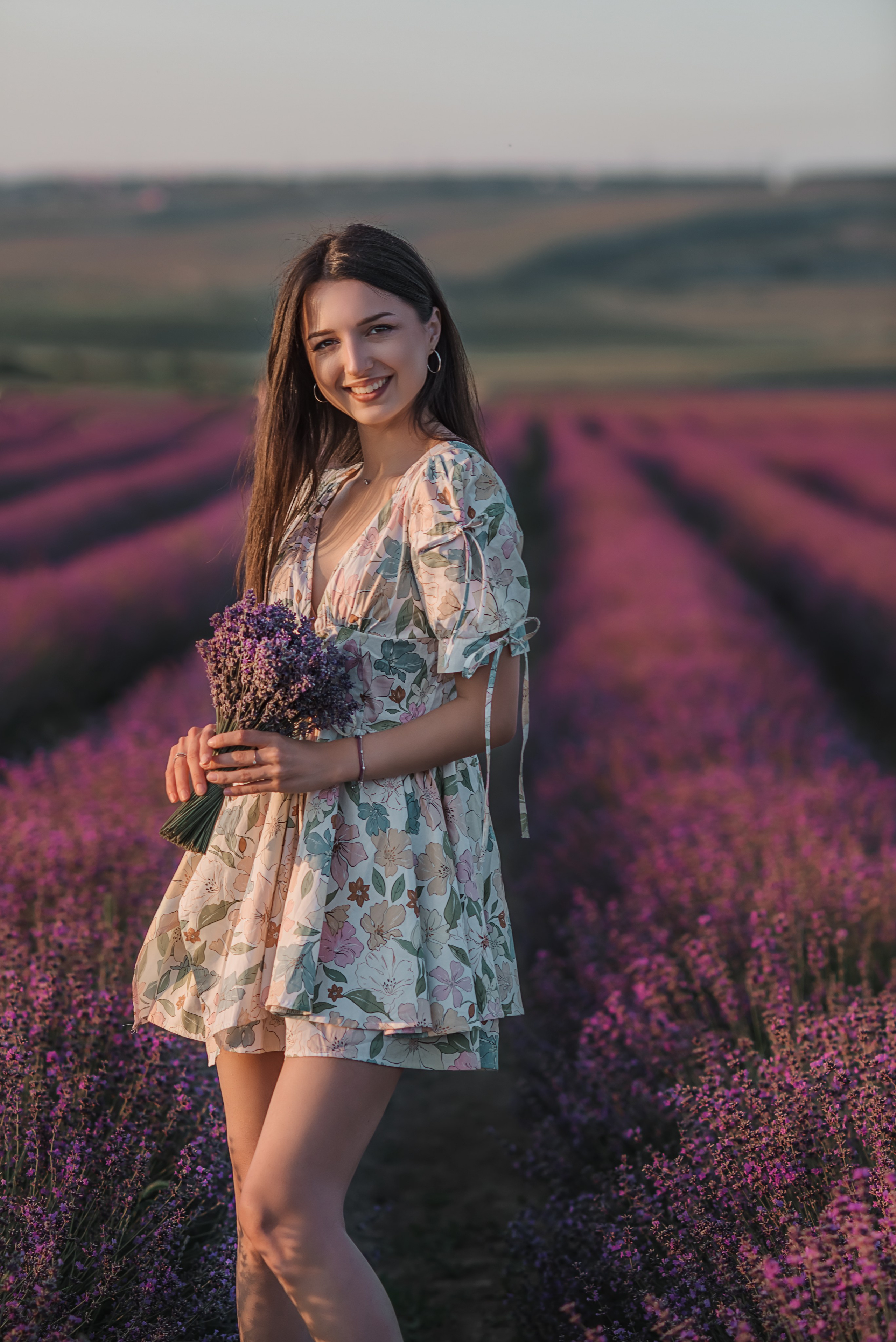 Фотосессия в лавандовом поле. Прогулочная фотосессия в Крыму. Фотограф в Симферополе Ольга Топоривская. Красивые места для фотосессий в Крыму.