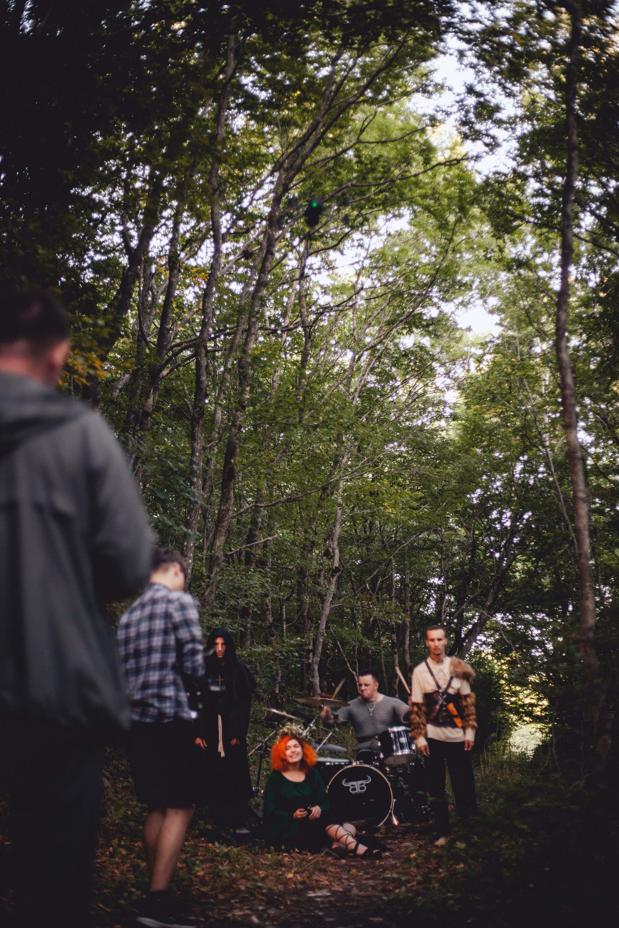 Клип. Уличный фотограф Города N