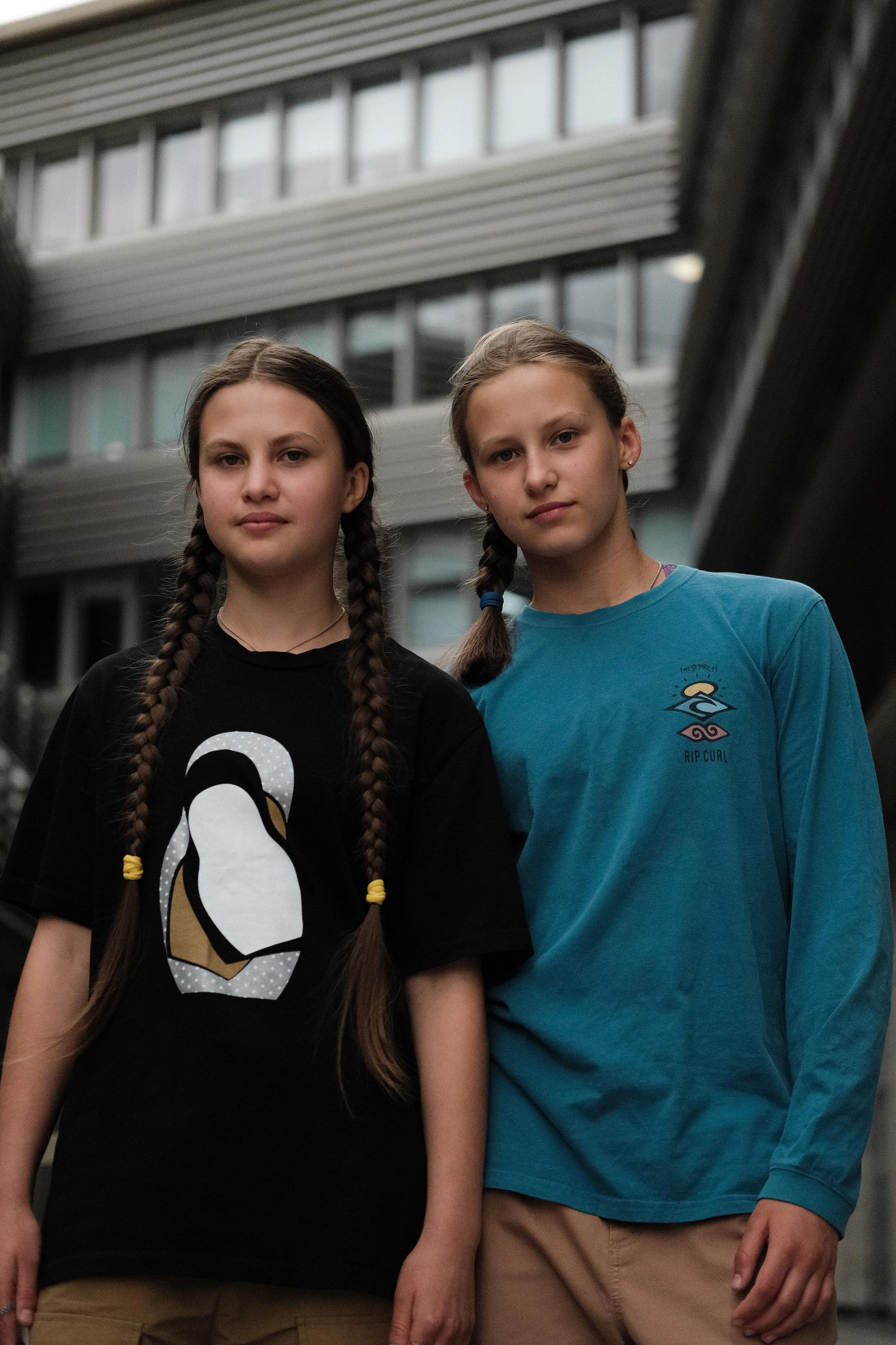 QSC SIS. LIYALEE PHOTO