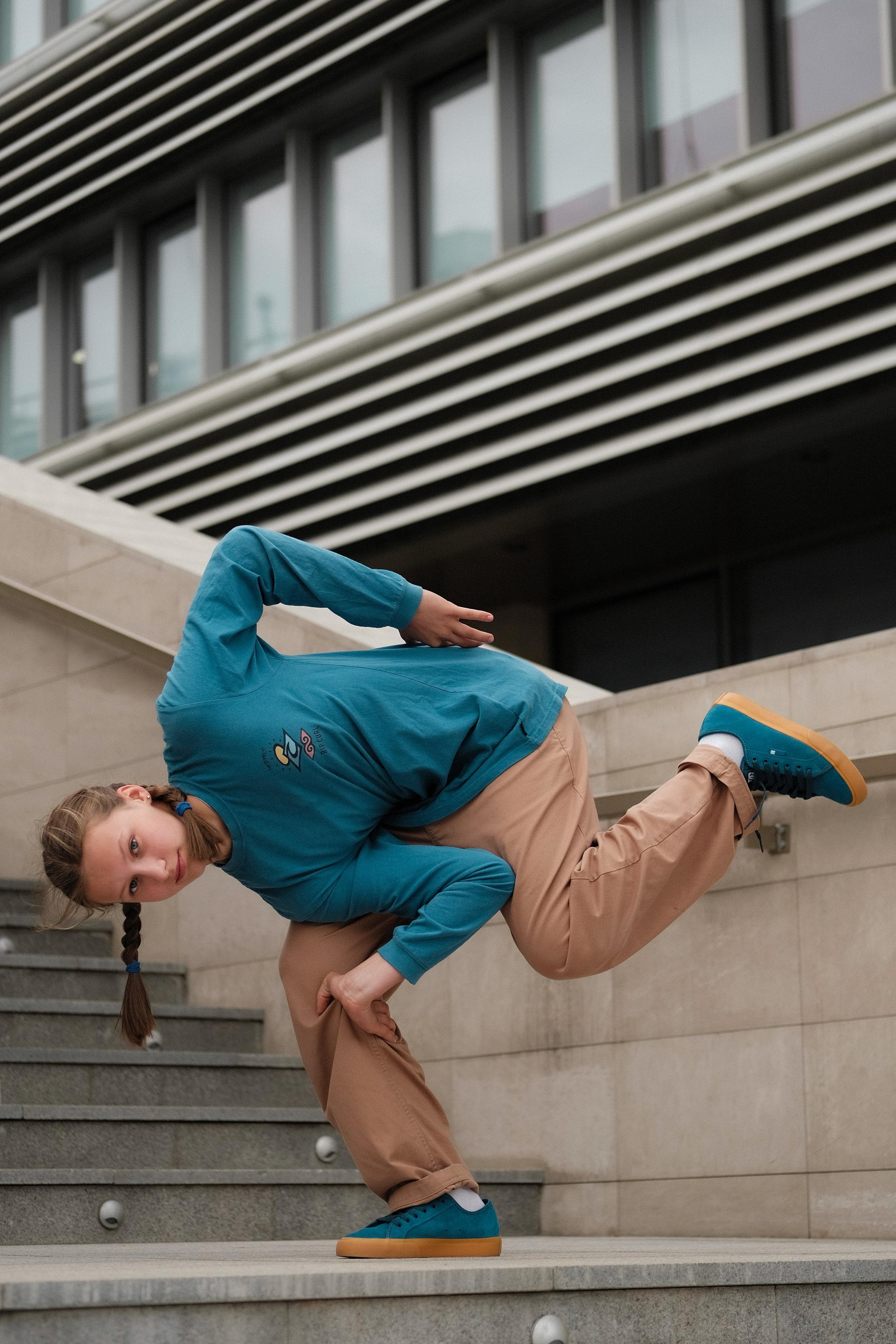 QSC SIS. LIYALEE PHOTO