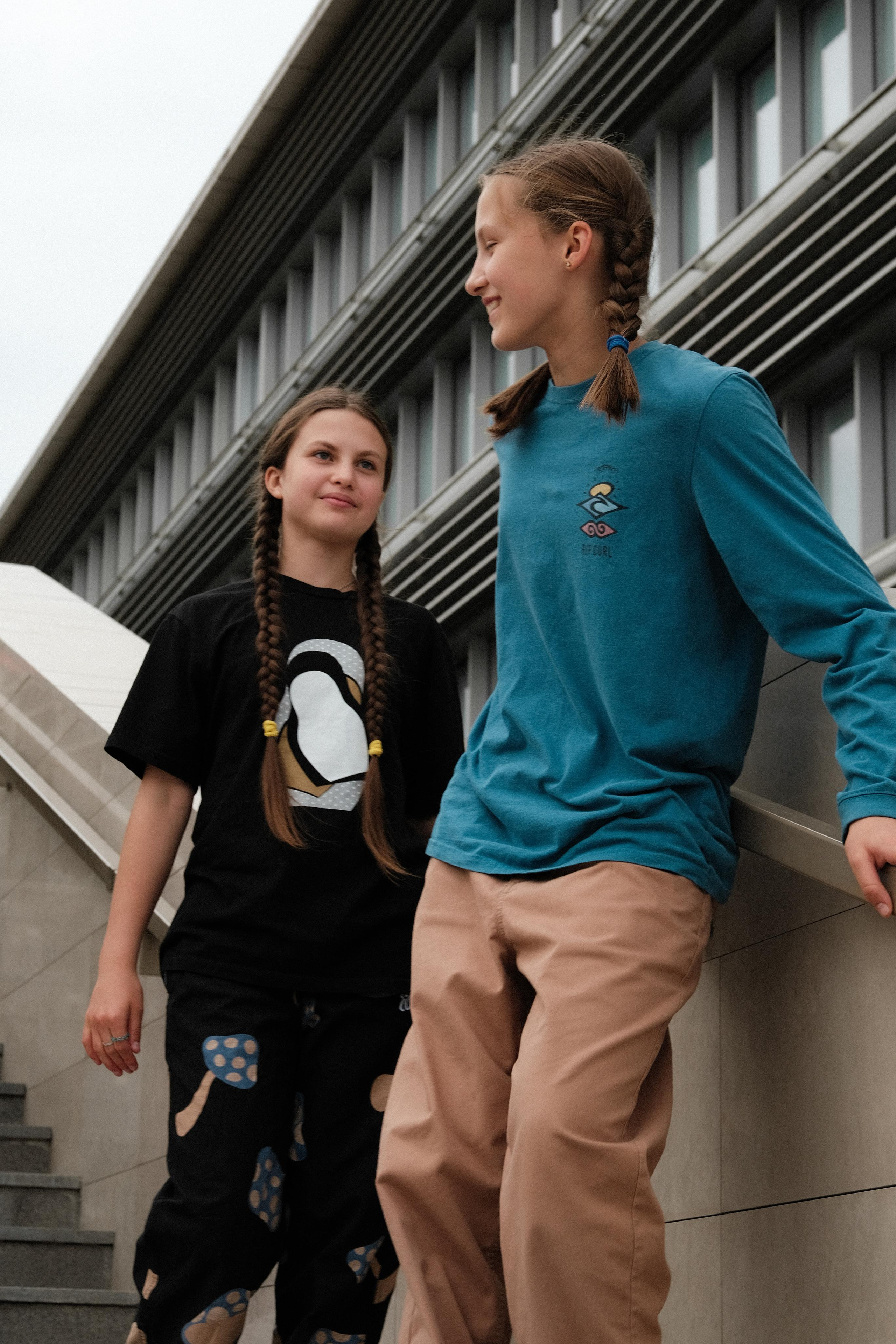 QSC SIS. LIYALEE PHOTO