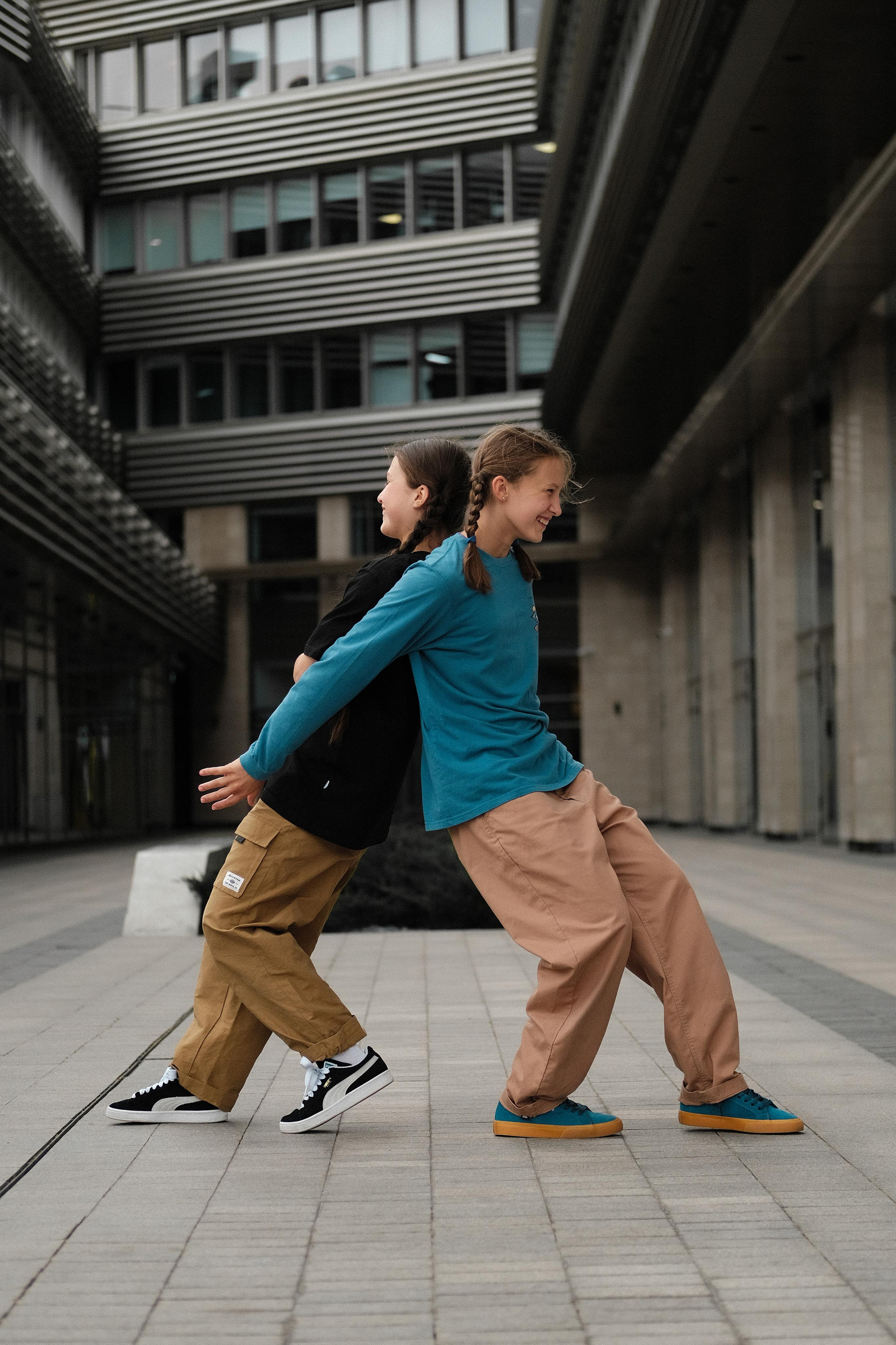 QSC SIS. LIYALEE PHOTO