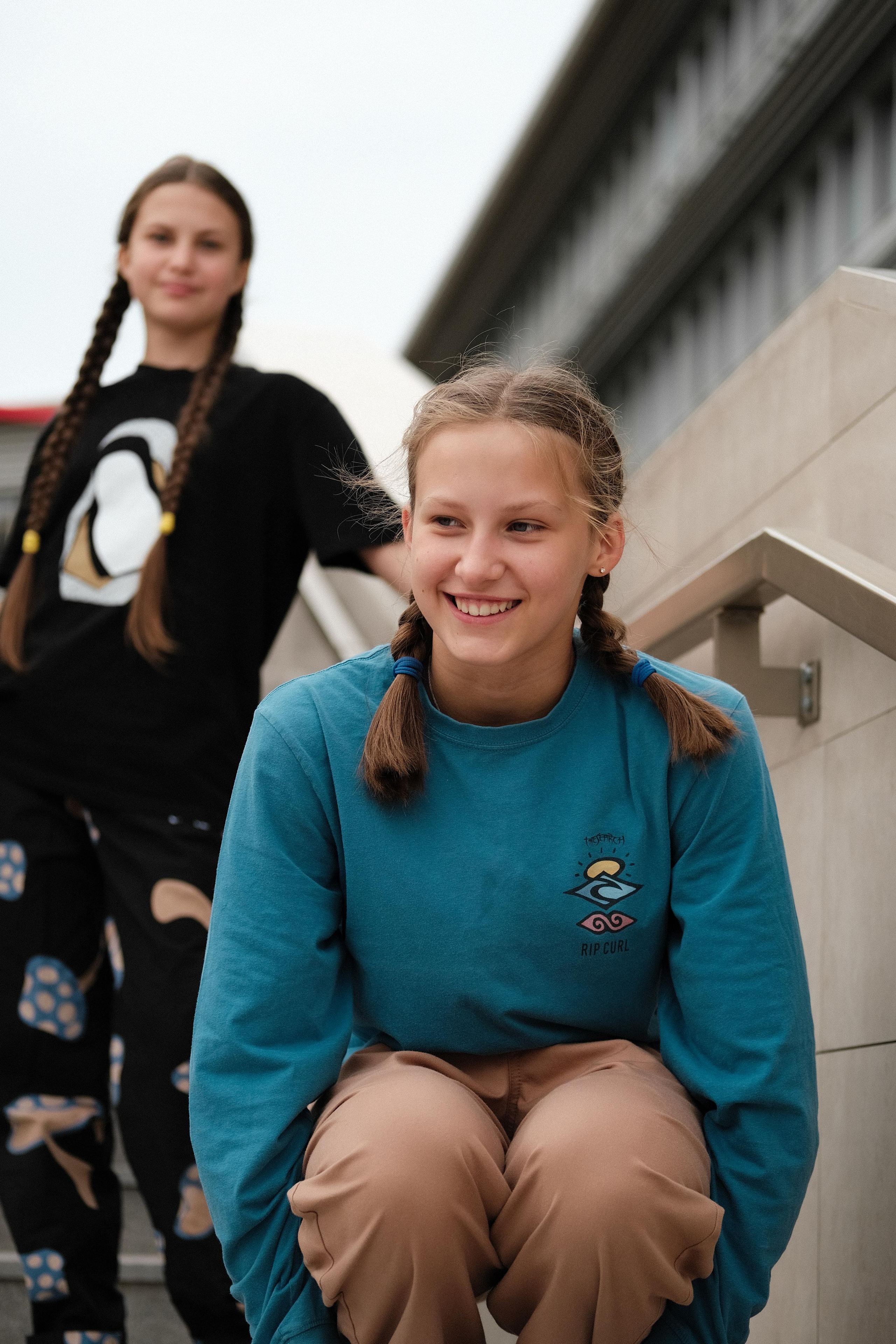 QSC SIS. LIYALEE PHOTO