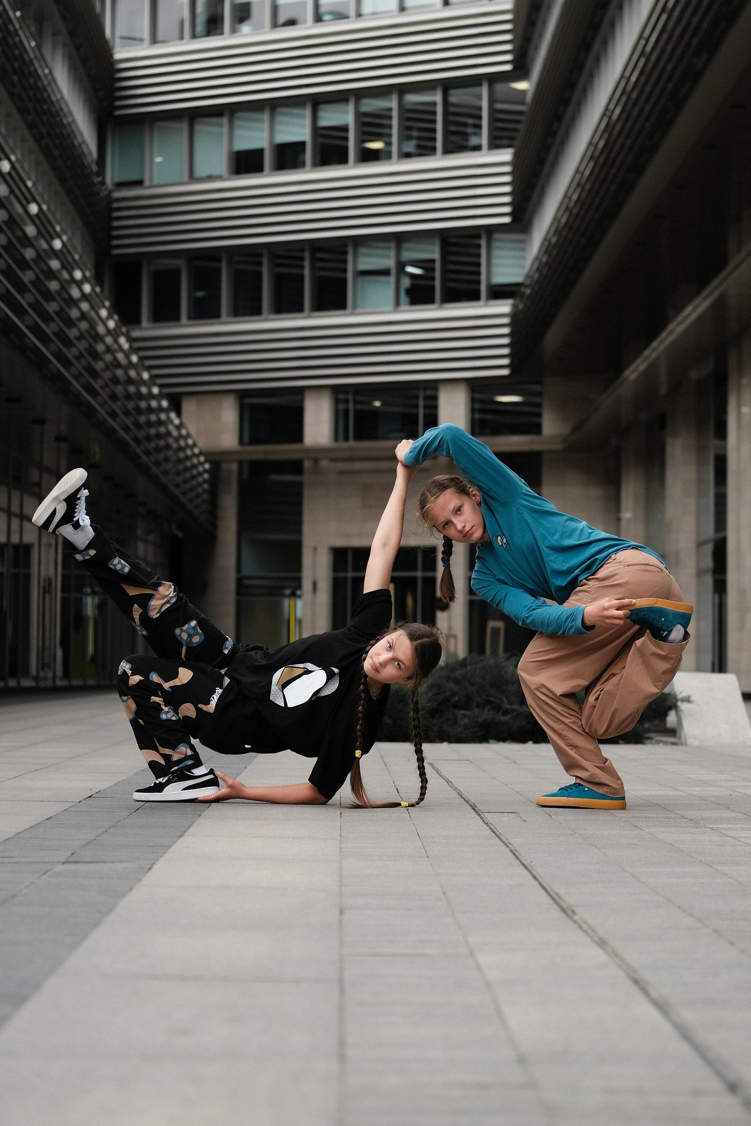 QSC SIS. LIYALEE PHOTO