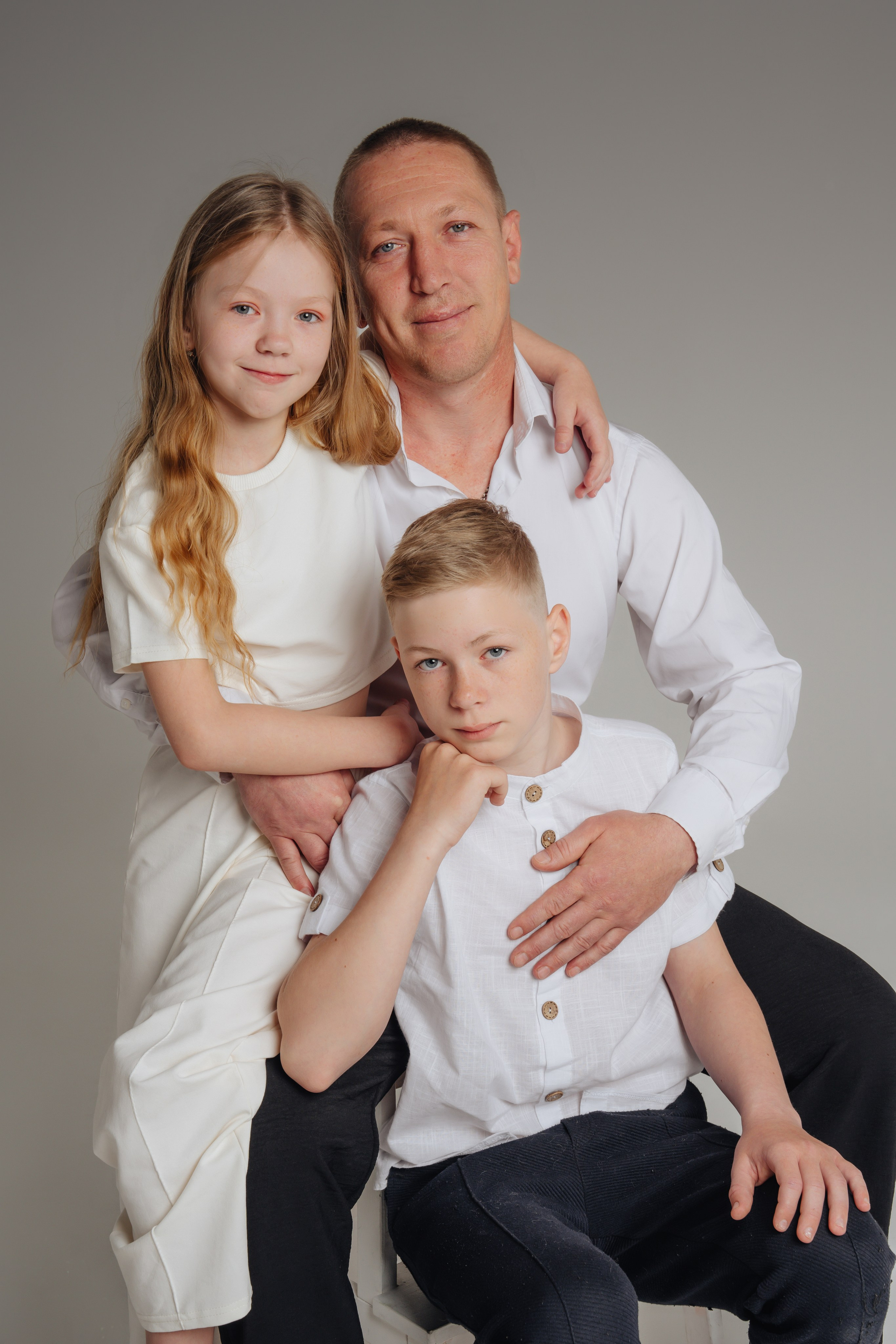 На однотонном фоне. Евгений Щетников Фотограф-Тюмень