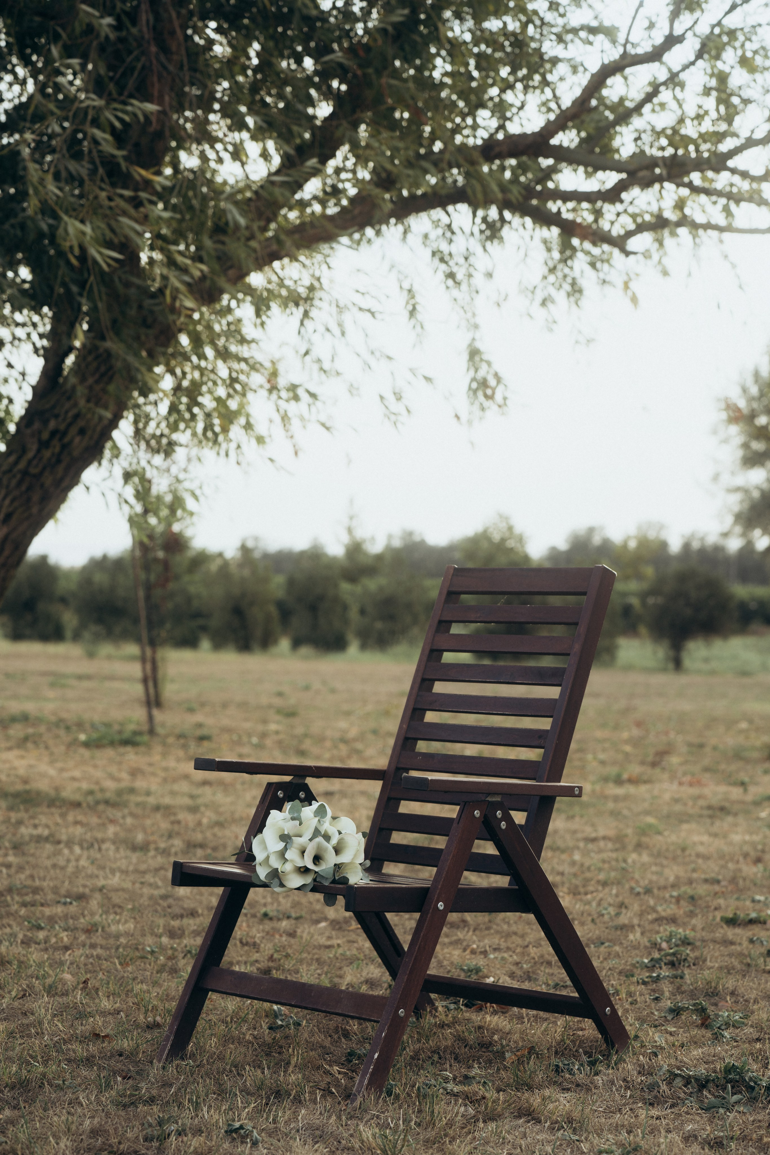  Детали нарядов молодоженов крупным планом, в локациях Темрюка, поместье Голубицкое, Краснодарский край