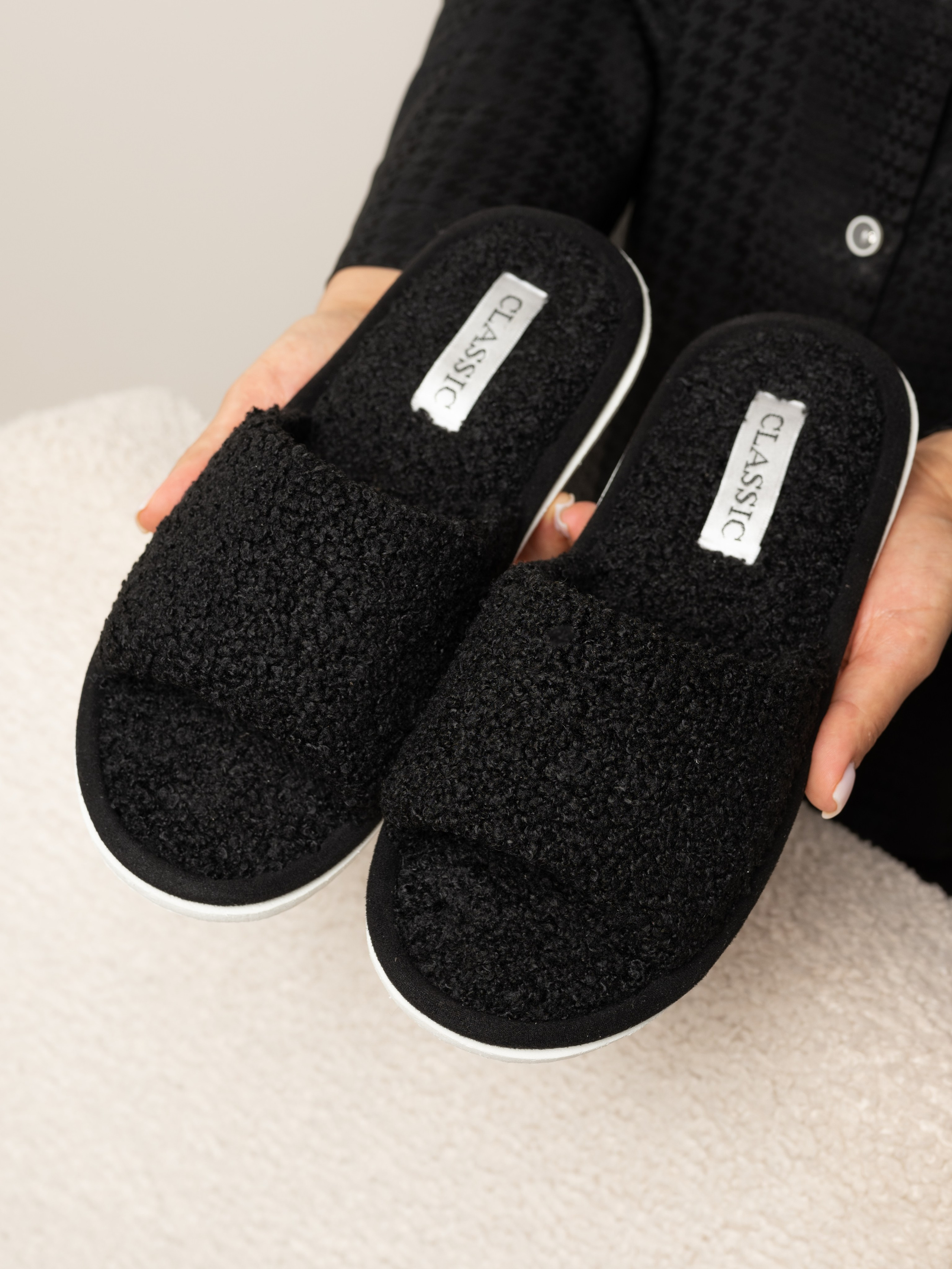 Тапочки. Предметный фотограф, фото для маркетплейсов Пятигорск, КМВ