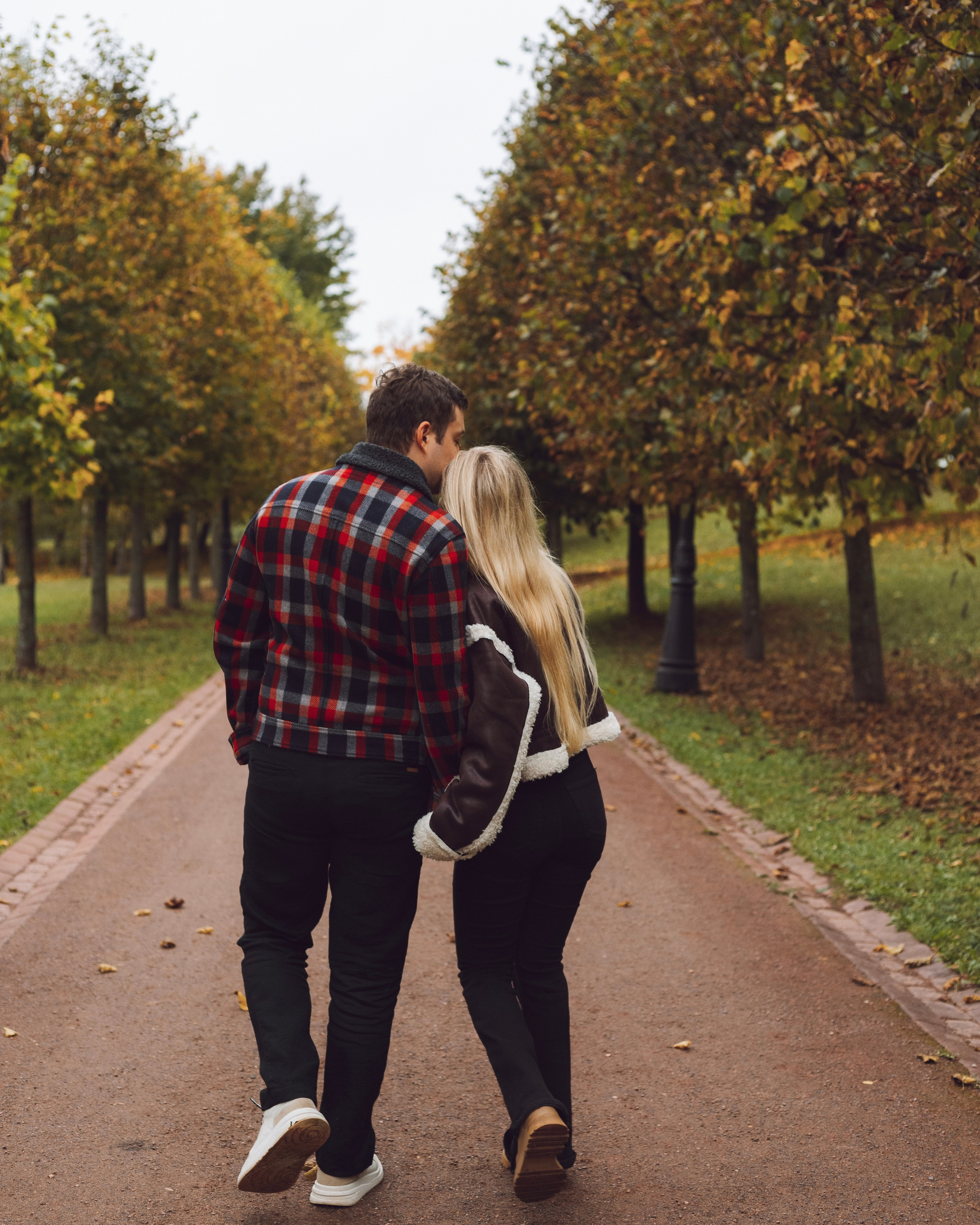 Лавстори в парке. Женский и лавстори фотограф в Москве Елена Аксютко