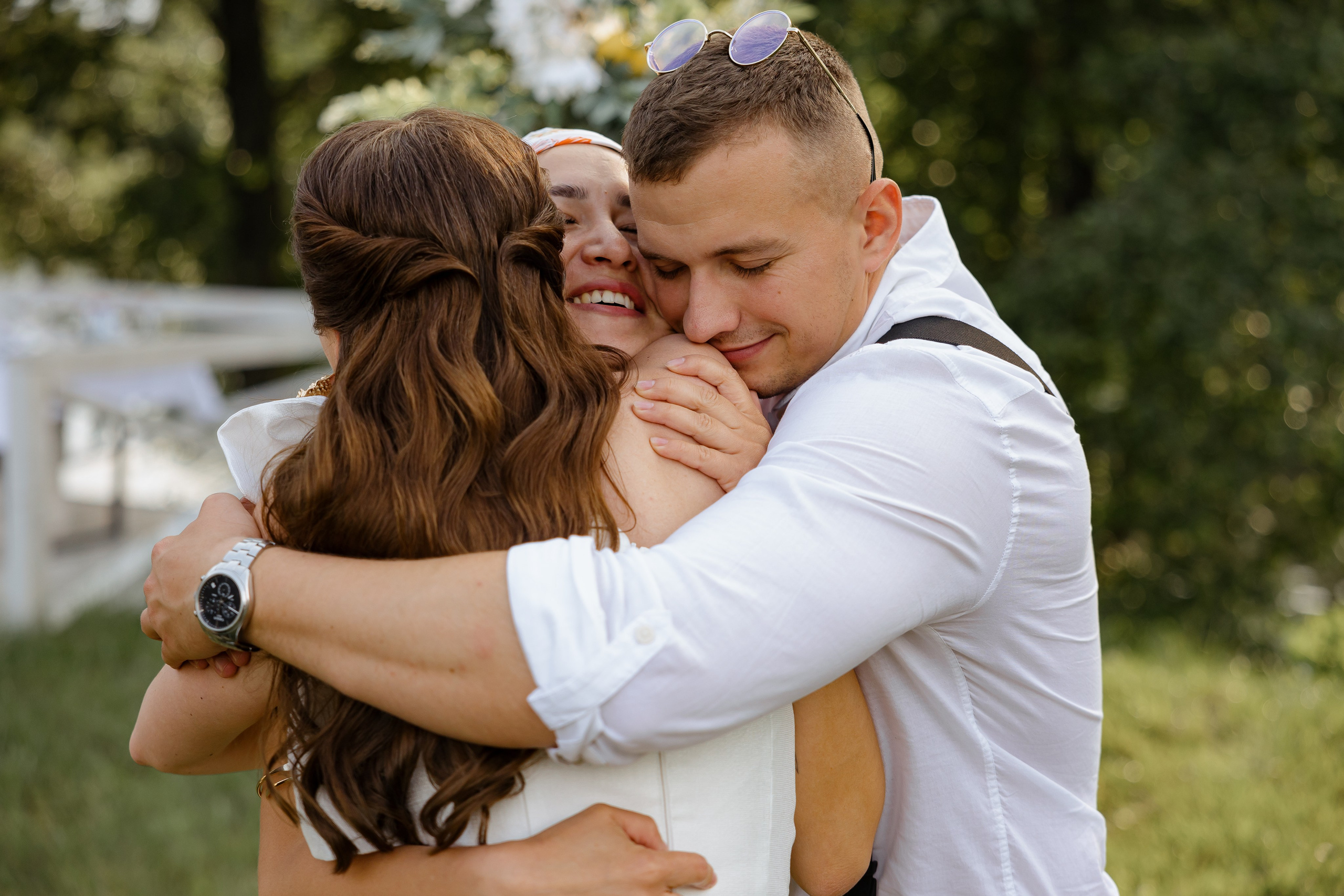Июньская свадьба на берегу реки. Фотограф Сергей Ртищев в Москве и РФ